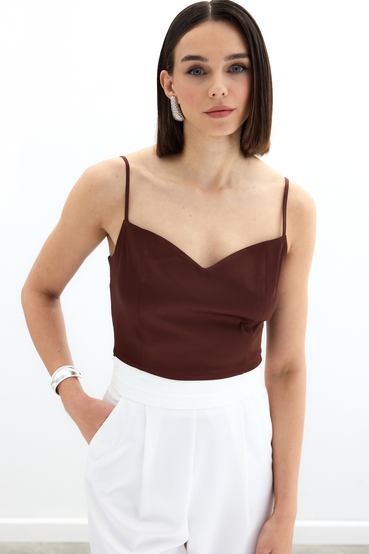 İp Askılı Saten Crop Bluz - Kahve