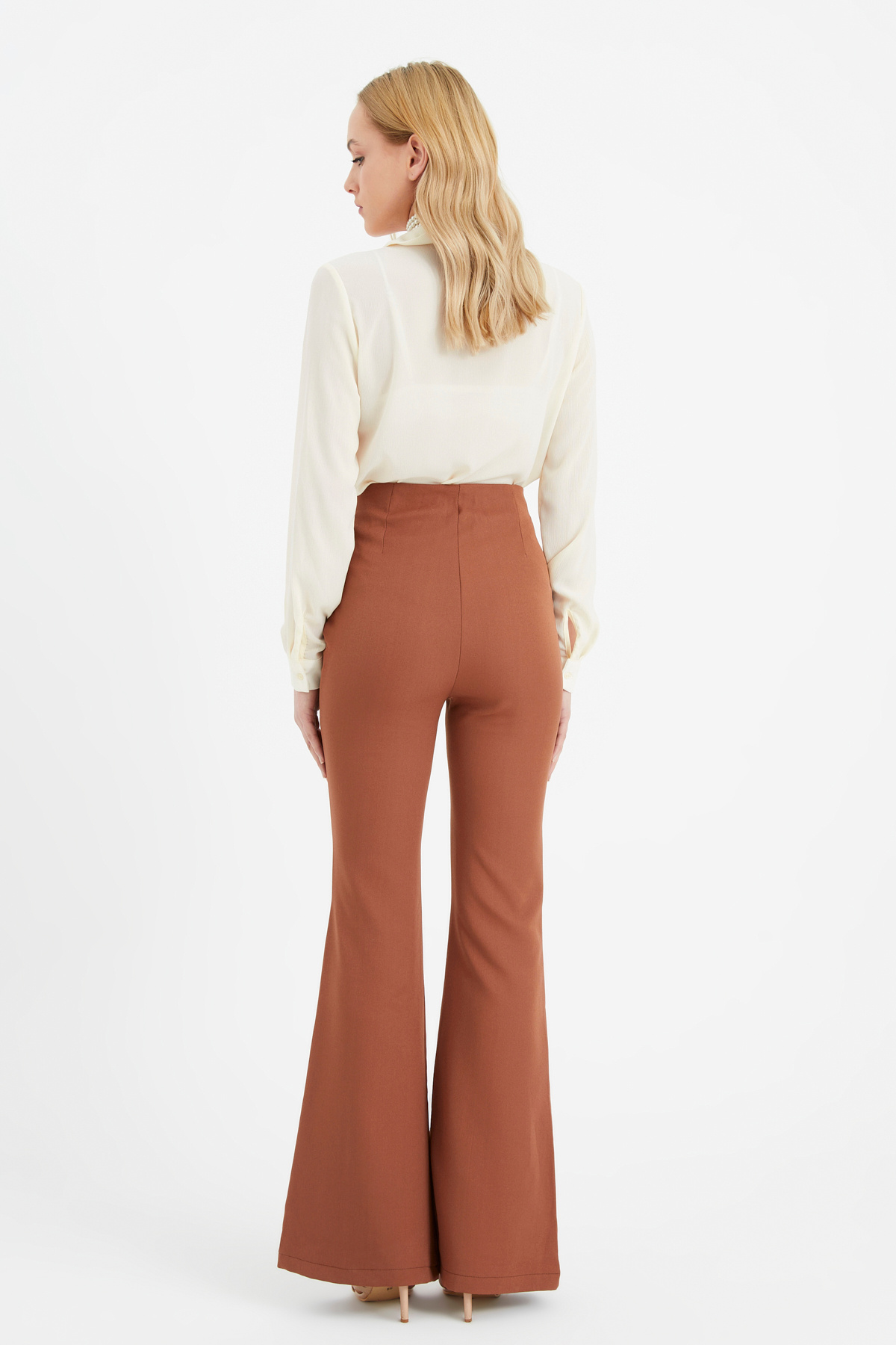 Flared crepe trousers - BROWN