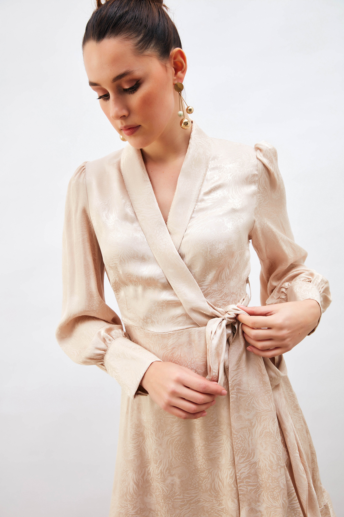 Jakarlı Asimetrik Elbise - BEJ