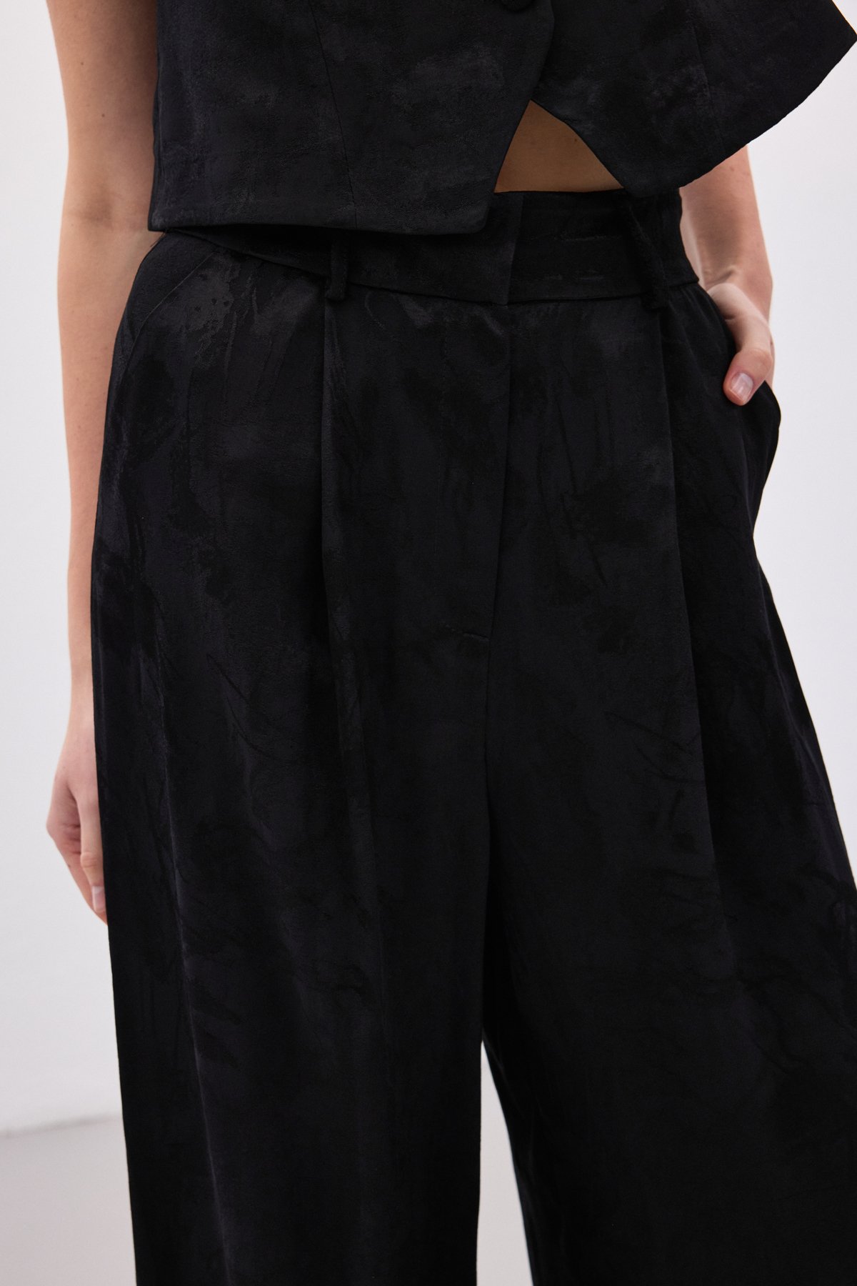 Jakarlı Bol Pantolon - Siyah