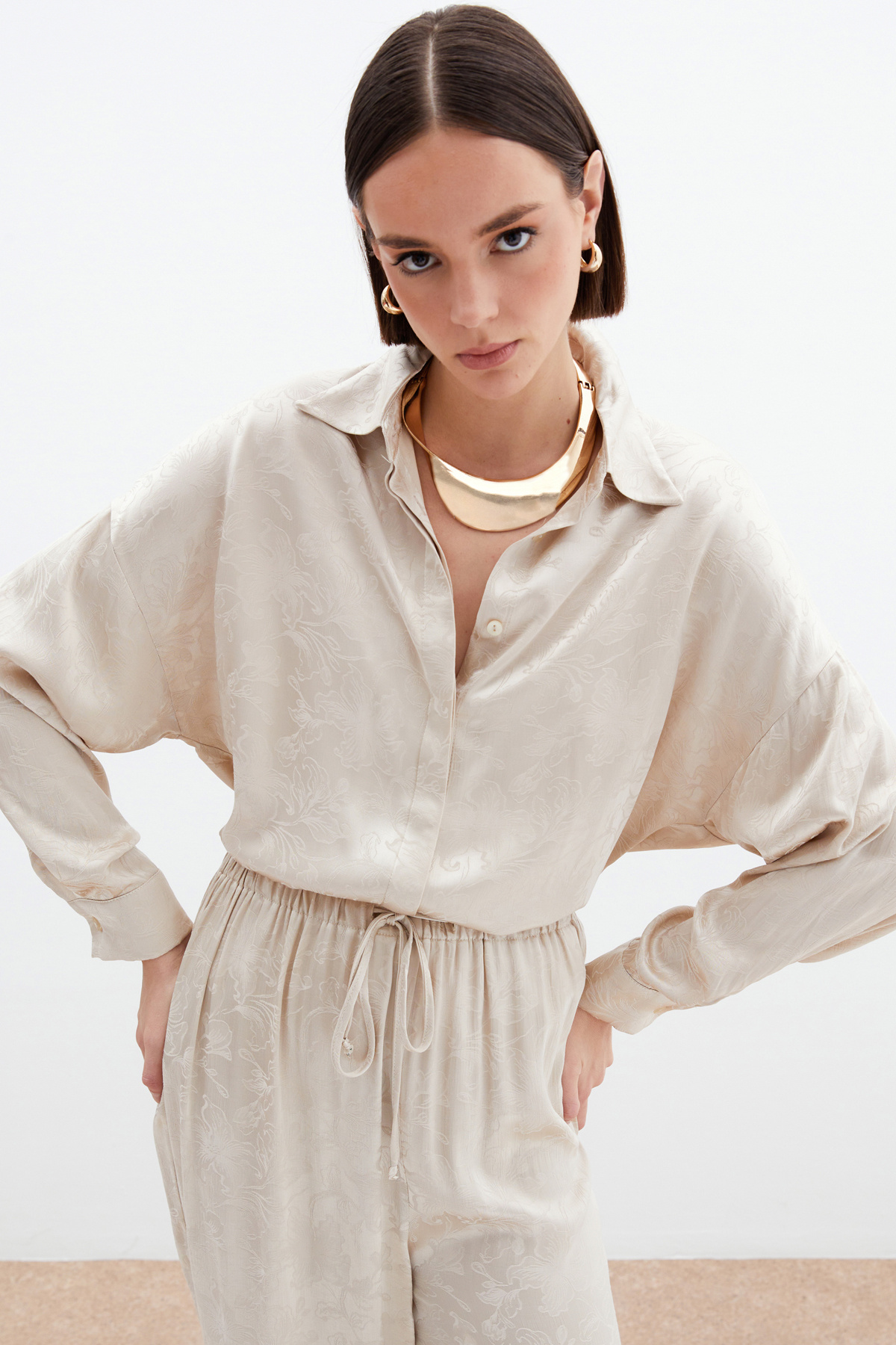 Jakarlı Saten Gömlek - Bej