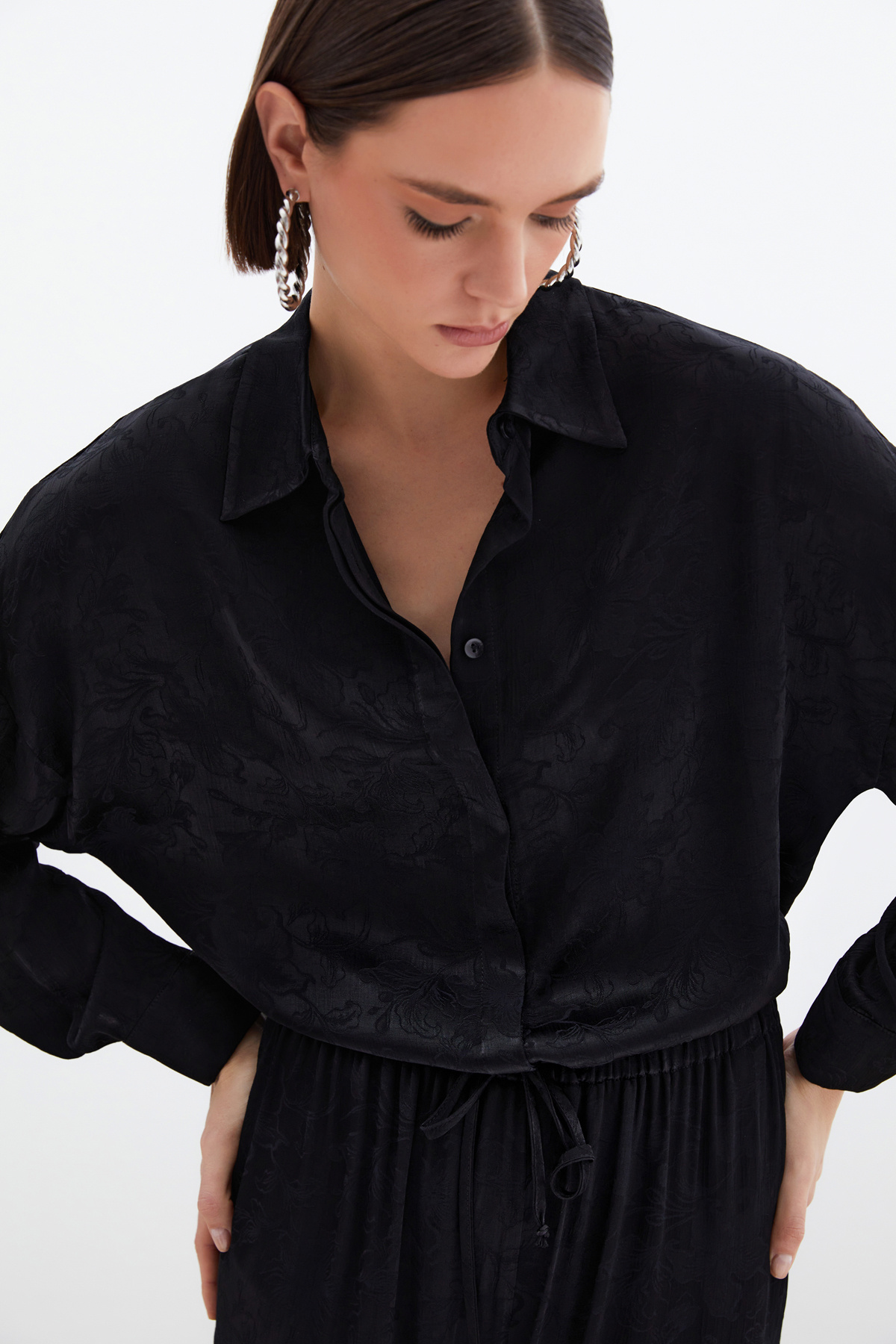 Jakarlı Saten Gömlek - Siyah