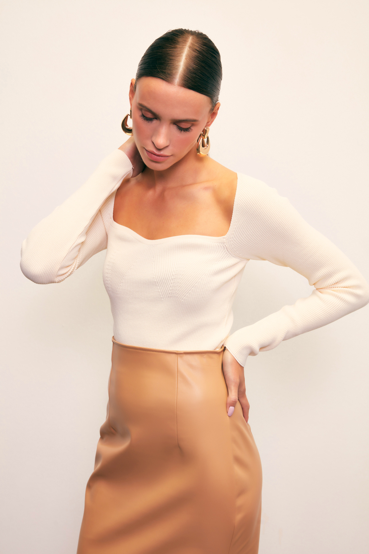 Heart Collar Knitwear Blouse - ECRU