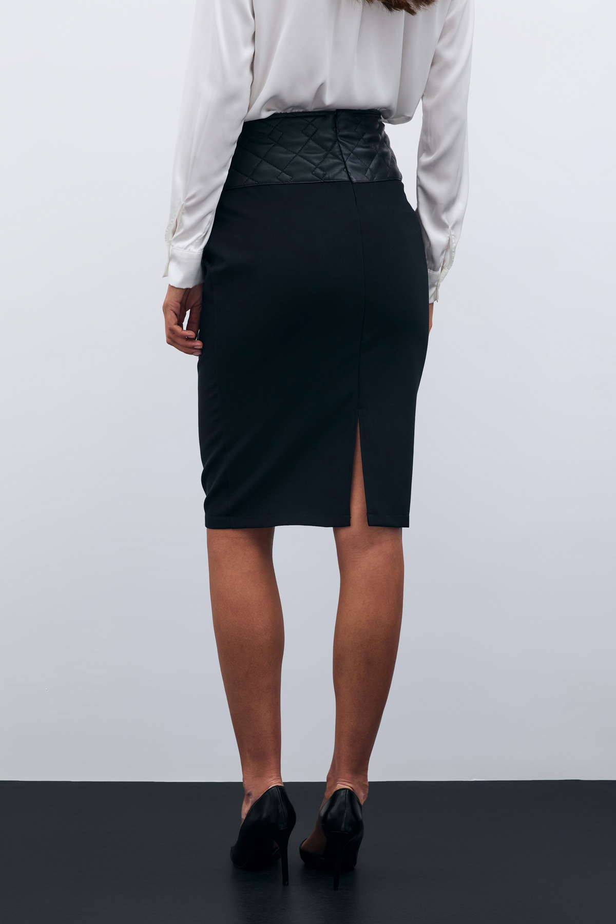 Kapitone Deri Detaylı Kalem Etek - SİYAH