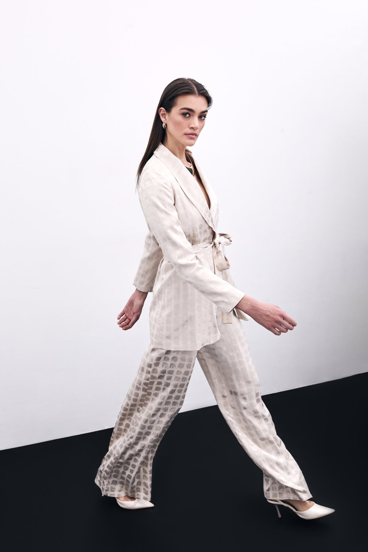 Kare Desenli Kuşaklı ceket - Bej