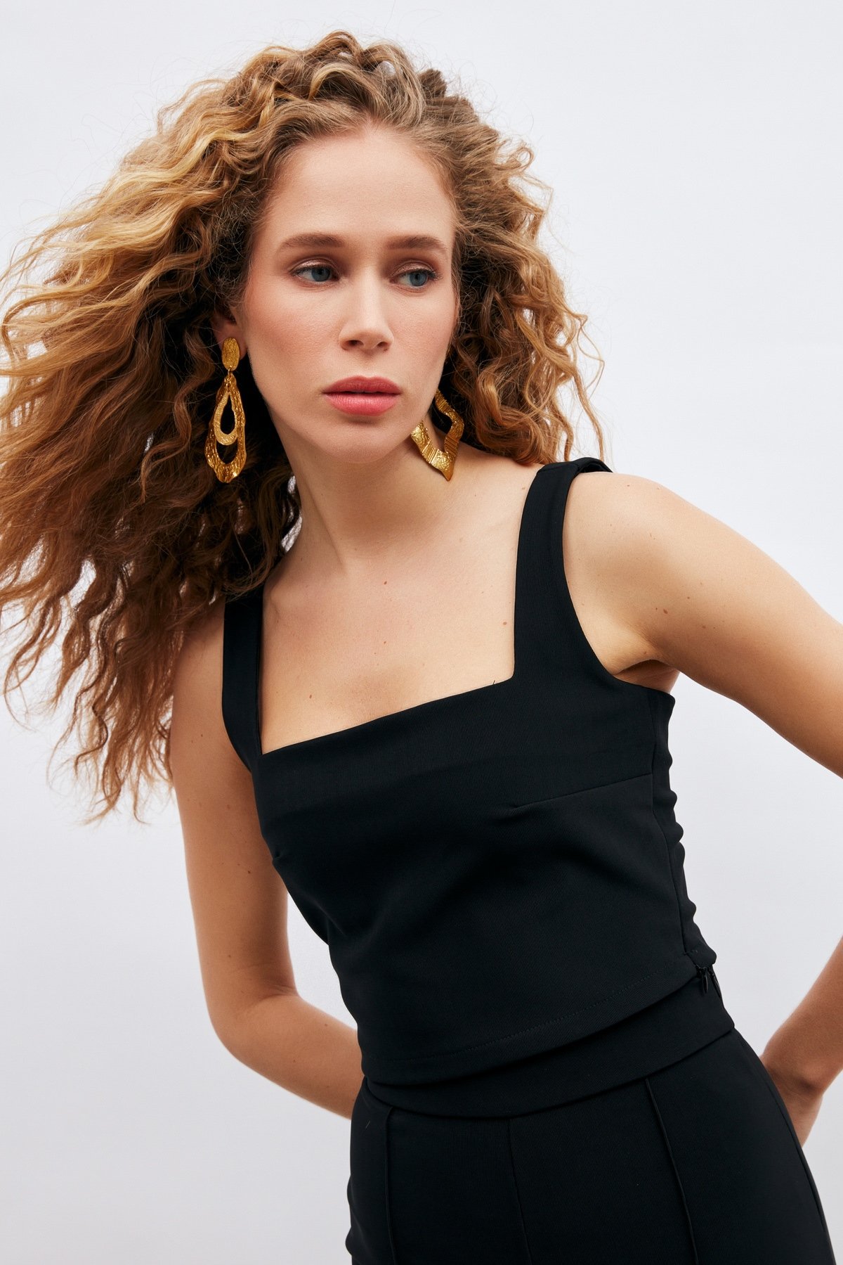 Kare Yaka Crop Bluz - SİYAH