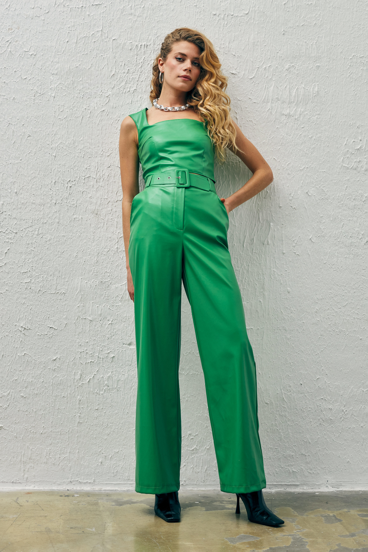 Kare Yaka Deri Crop Bluz - YEŞİL