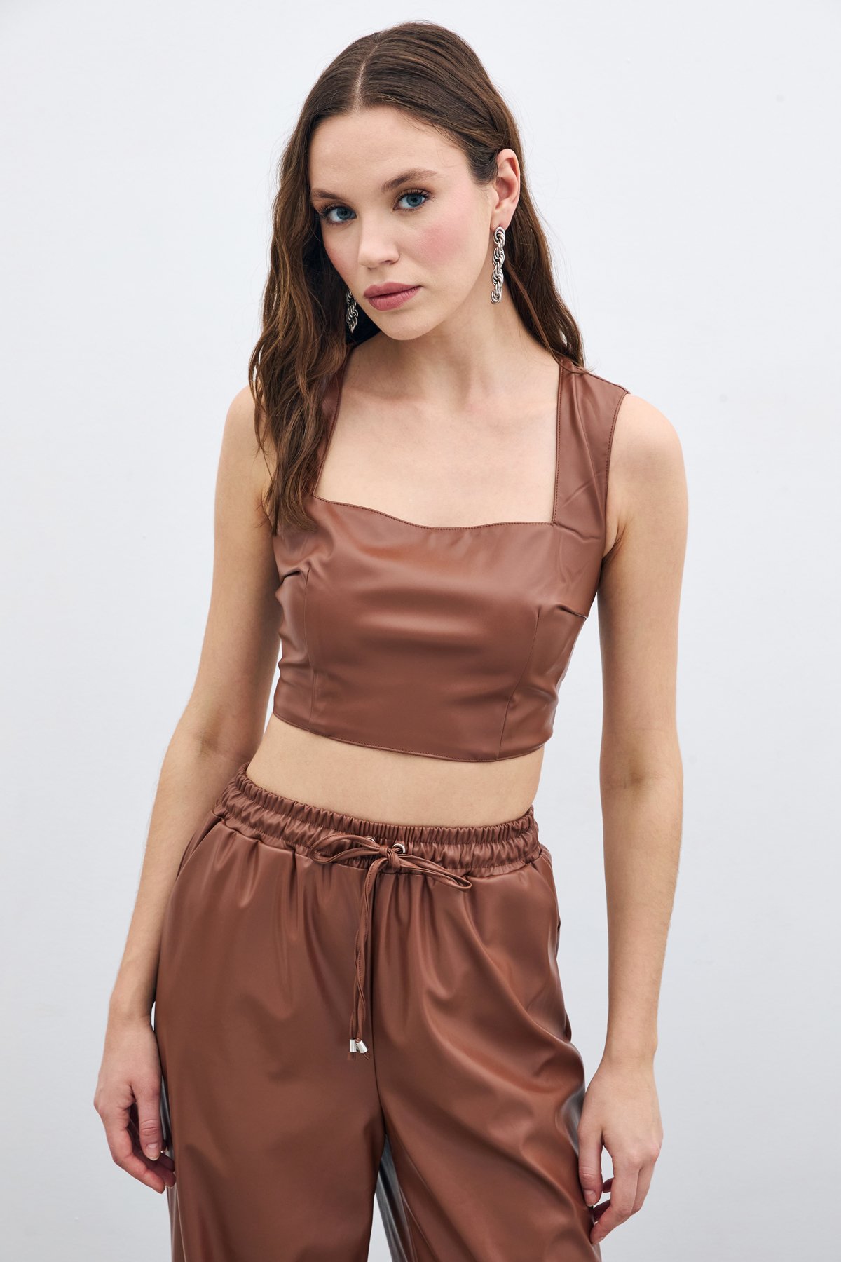 Kare Yaka Deri Crop - Kahve