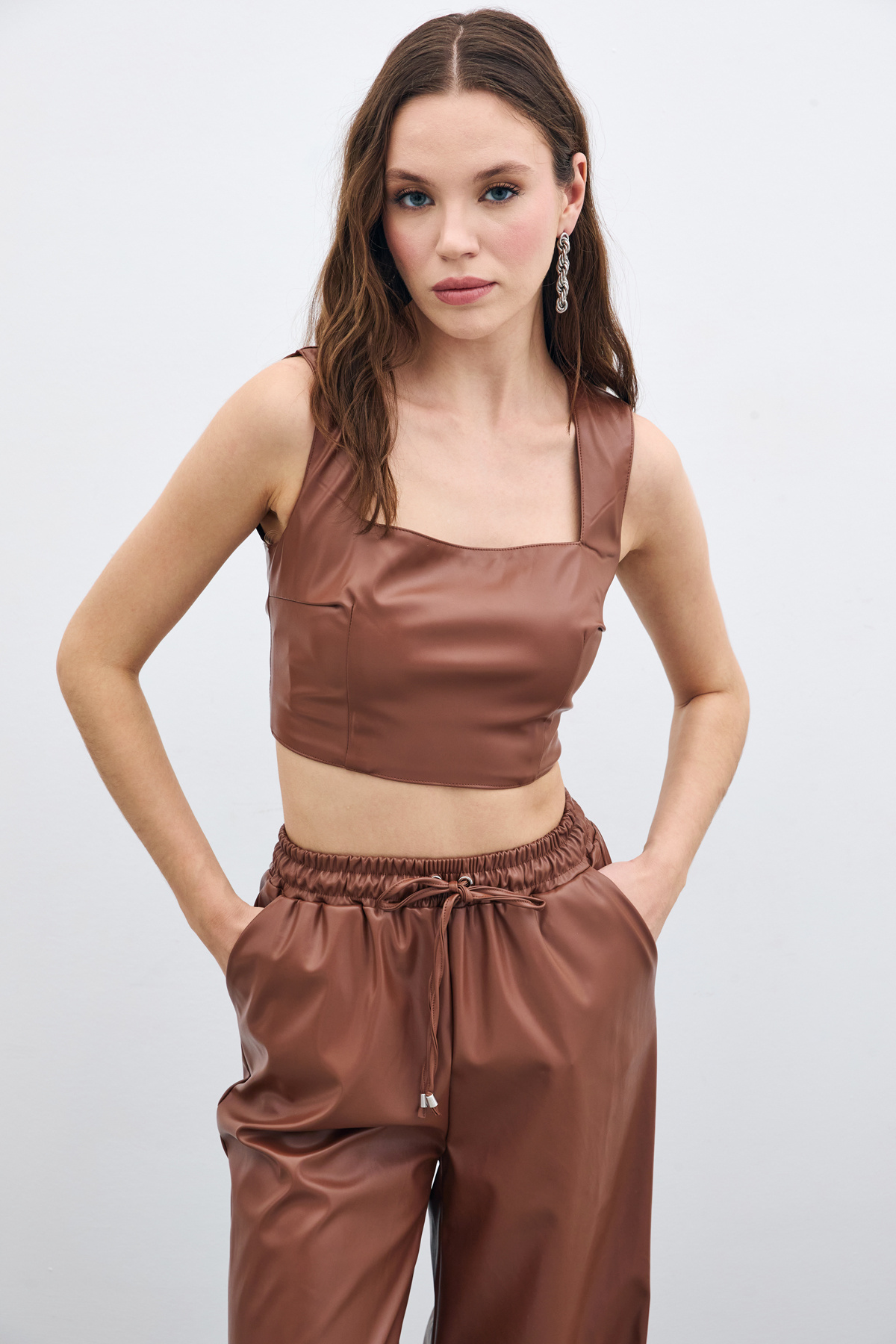 Kare Yaka Deri Crop - Kahve