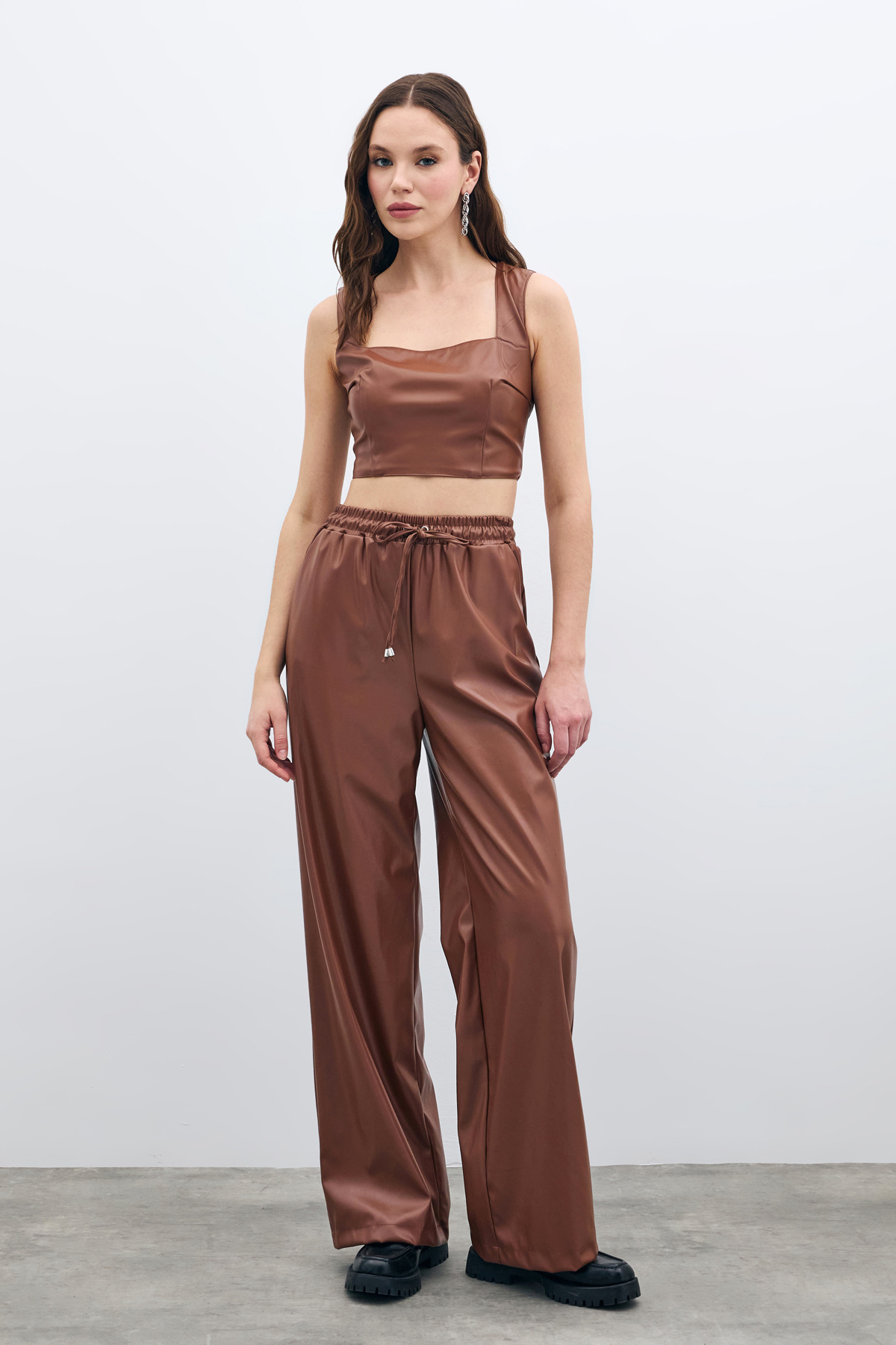 Kare Yaka Deri Crop - Kahve