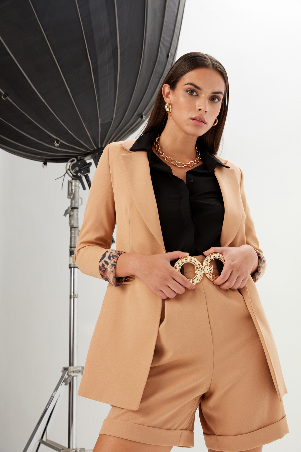 Kat Detaylı Salaş Şort - CAMEL