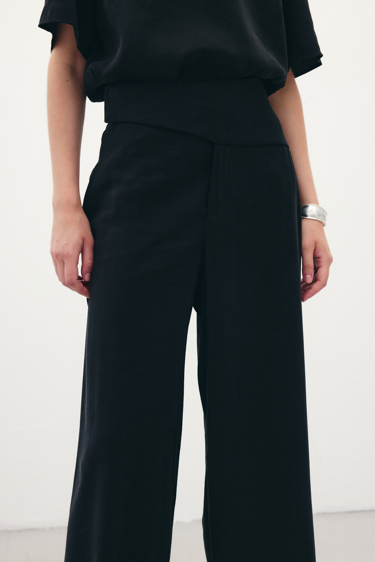 Kemer Detaylı Modal Pantolon - Siyah