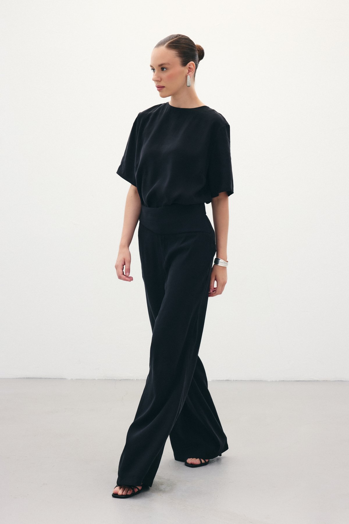 Kemer Detaylı Modal Pantolon - Siyah