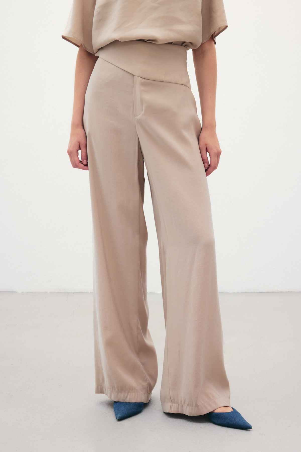 Kemer Detaylı Modal Pantolon - Taş