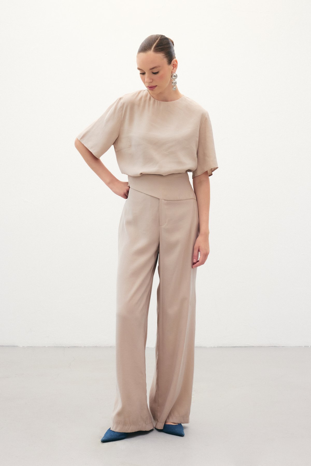 Kemer Detaylı Modal Pantolon - Taş