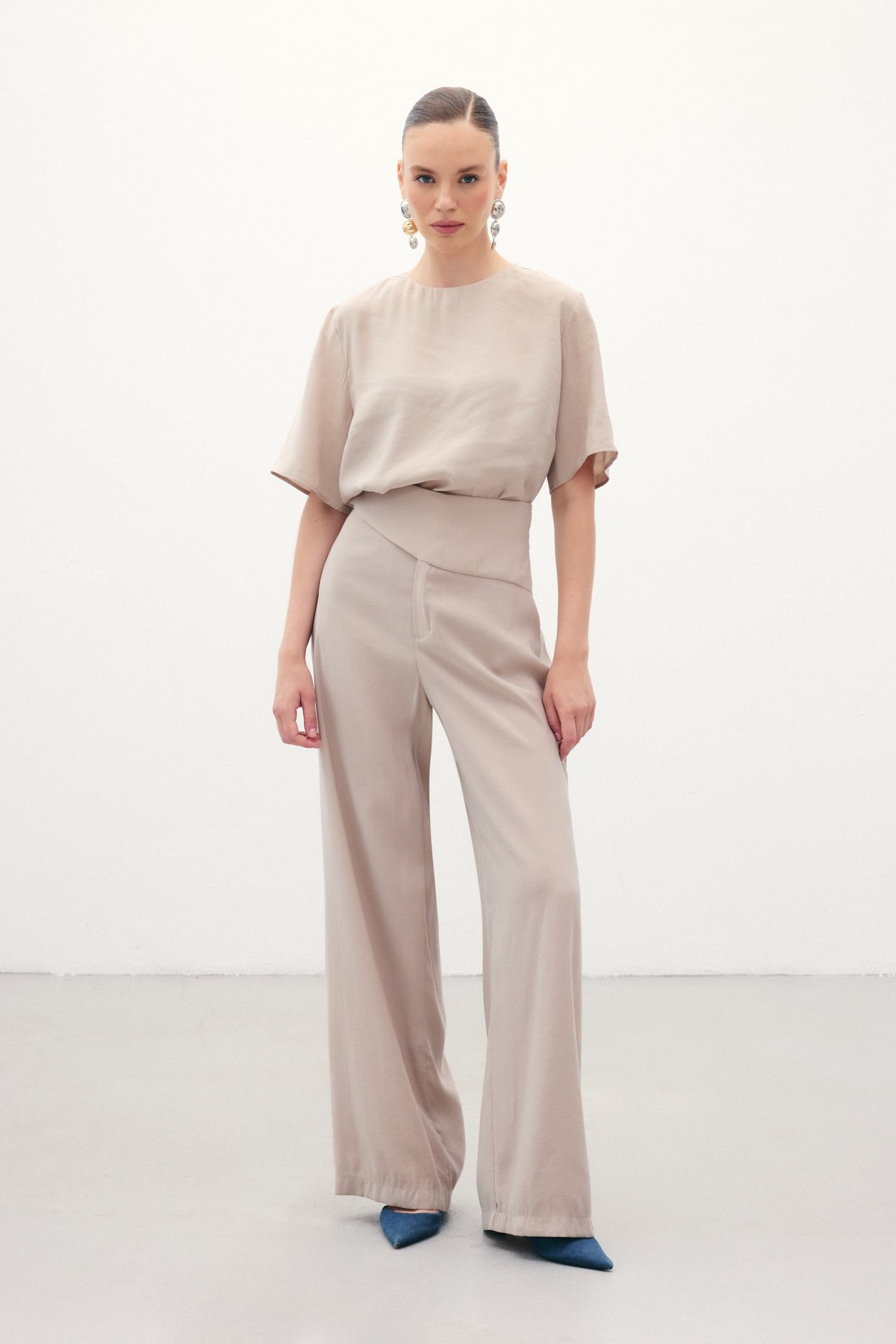 Kemer Detaylı Modal Pantolon - Taş