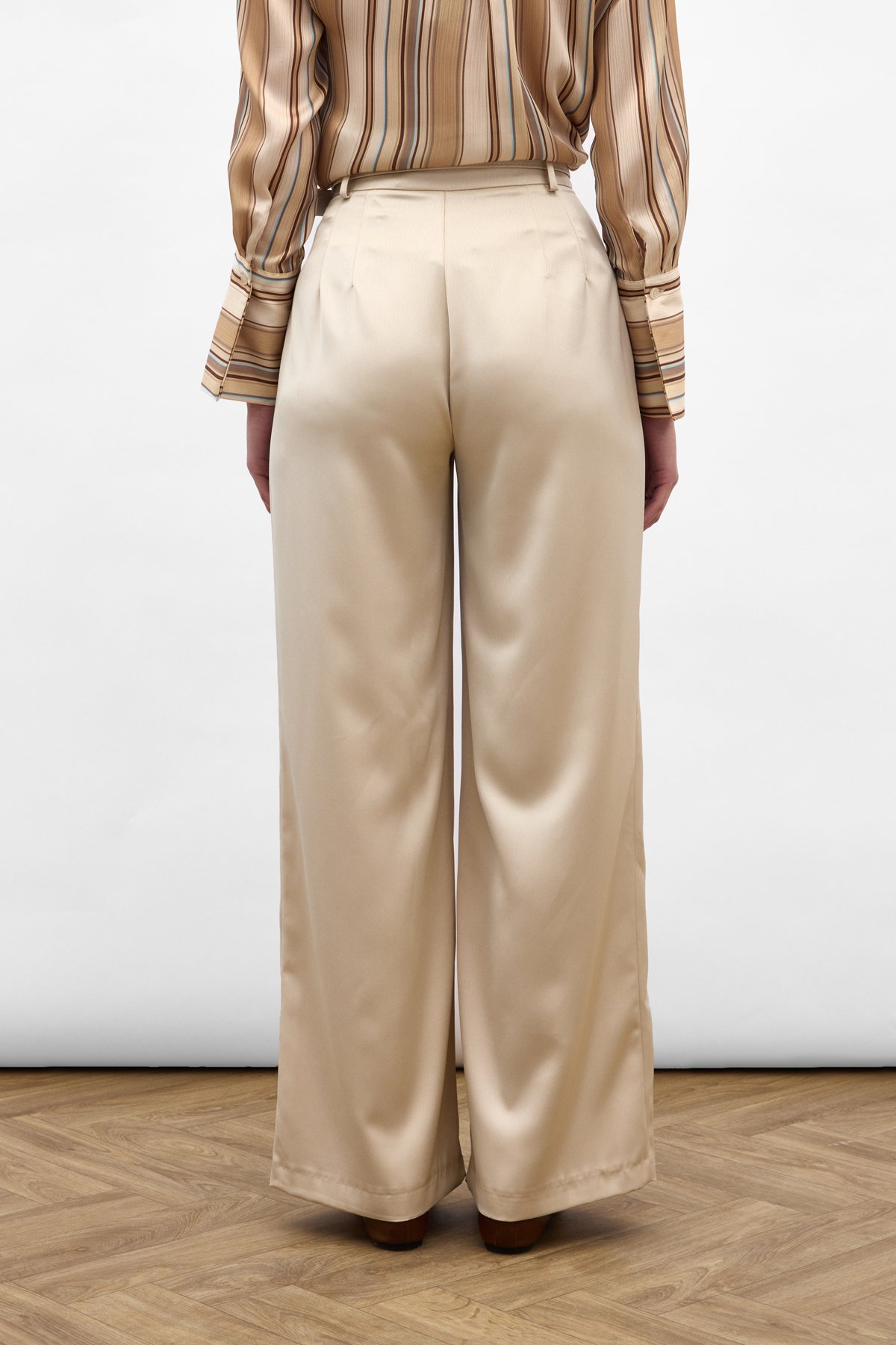 Kemer Detaylı Saten Pantolon - Bej
