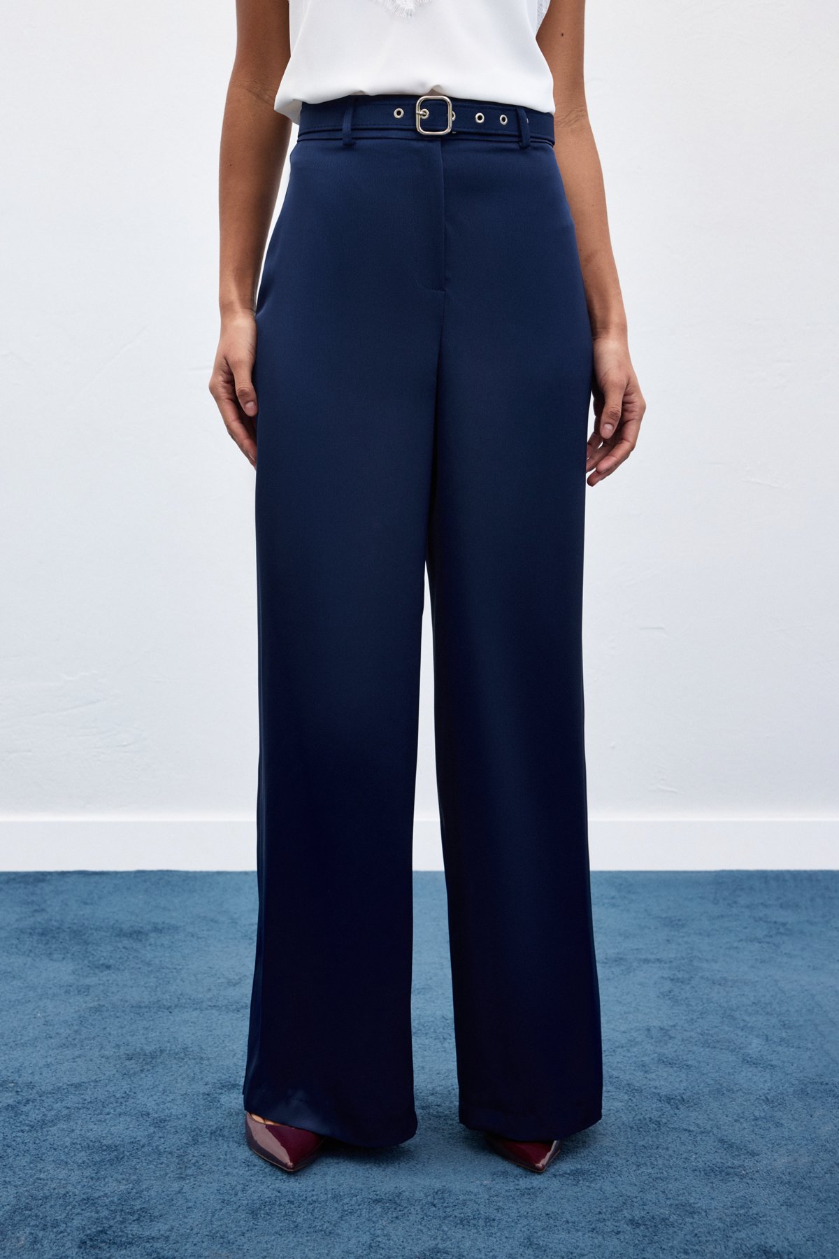 Kemer Detaylı Saten Pantolon - Lacivert
