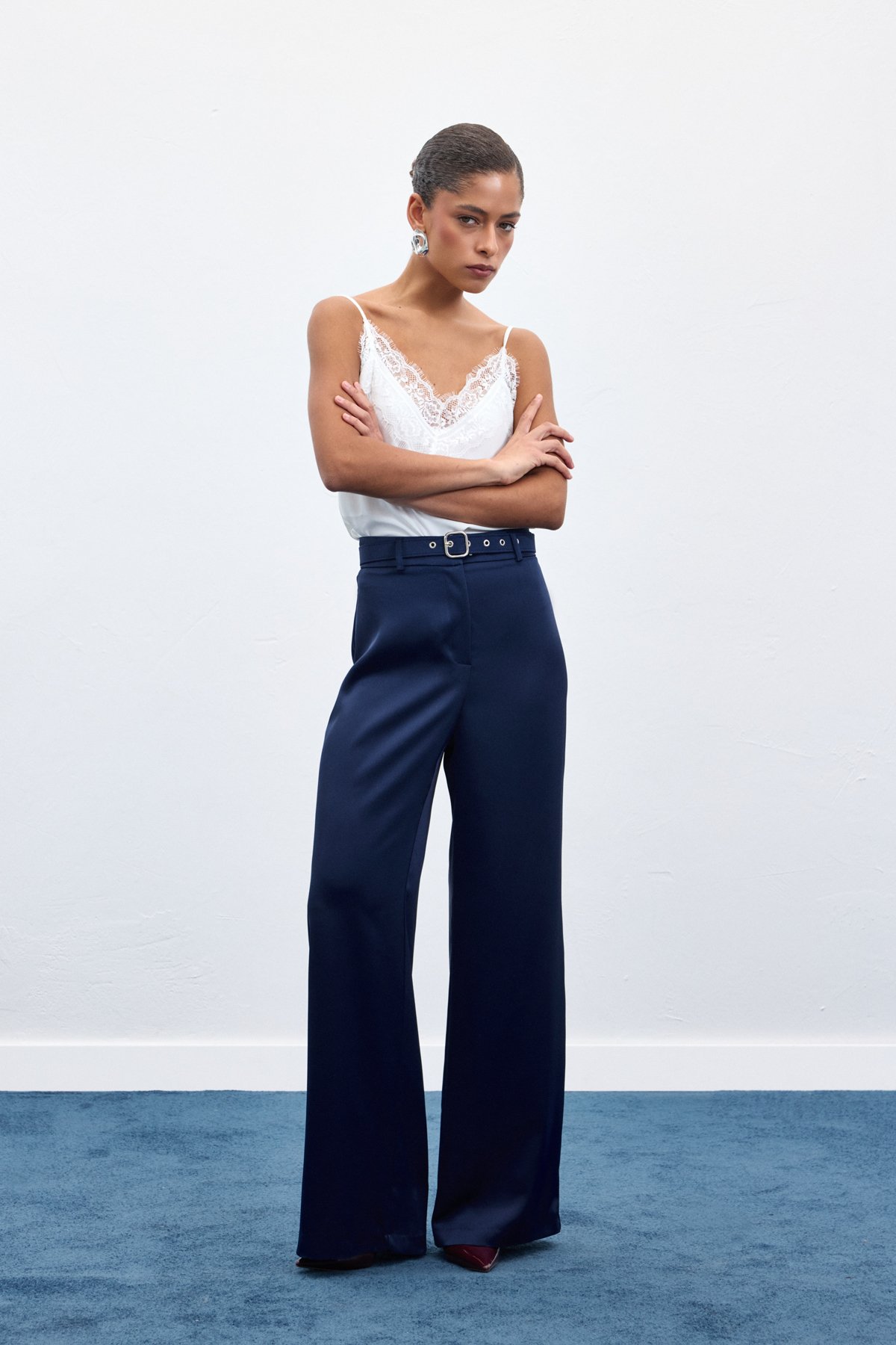 Kemer Detaylı Saten Pantolon - Lacivert