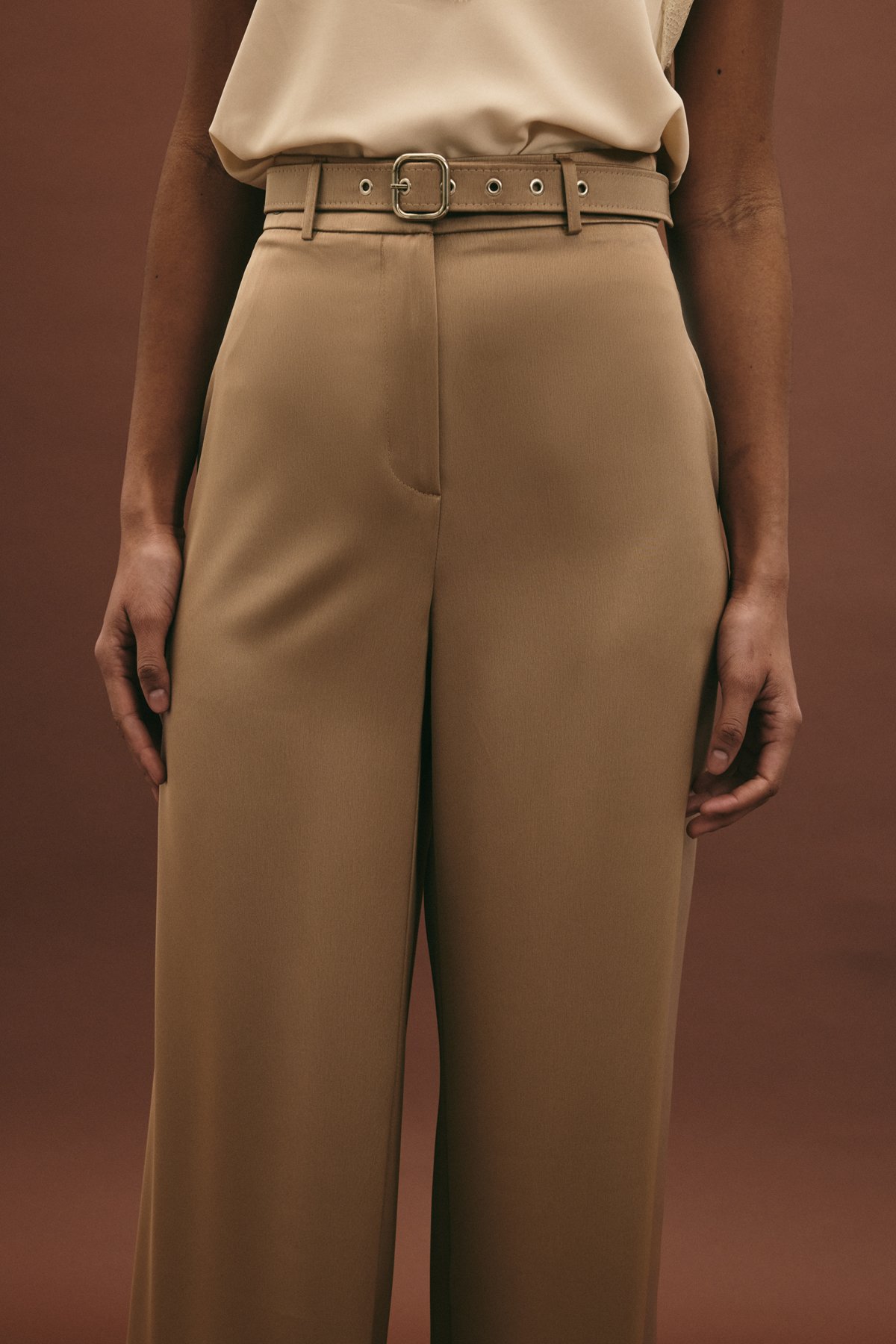 Kemer Detaylı Saten Pantolon - Vizon