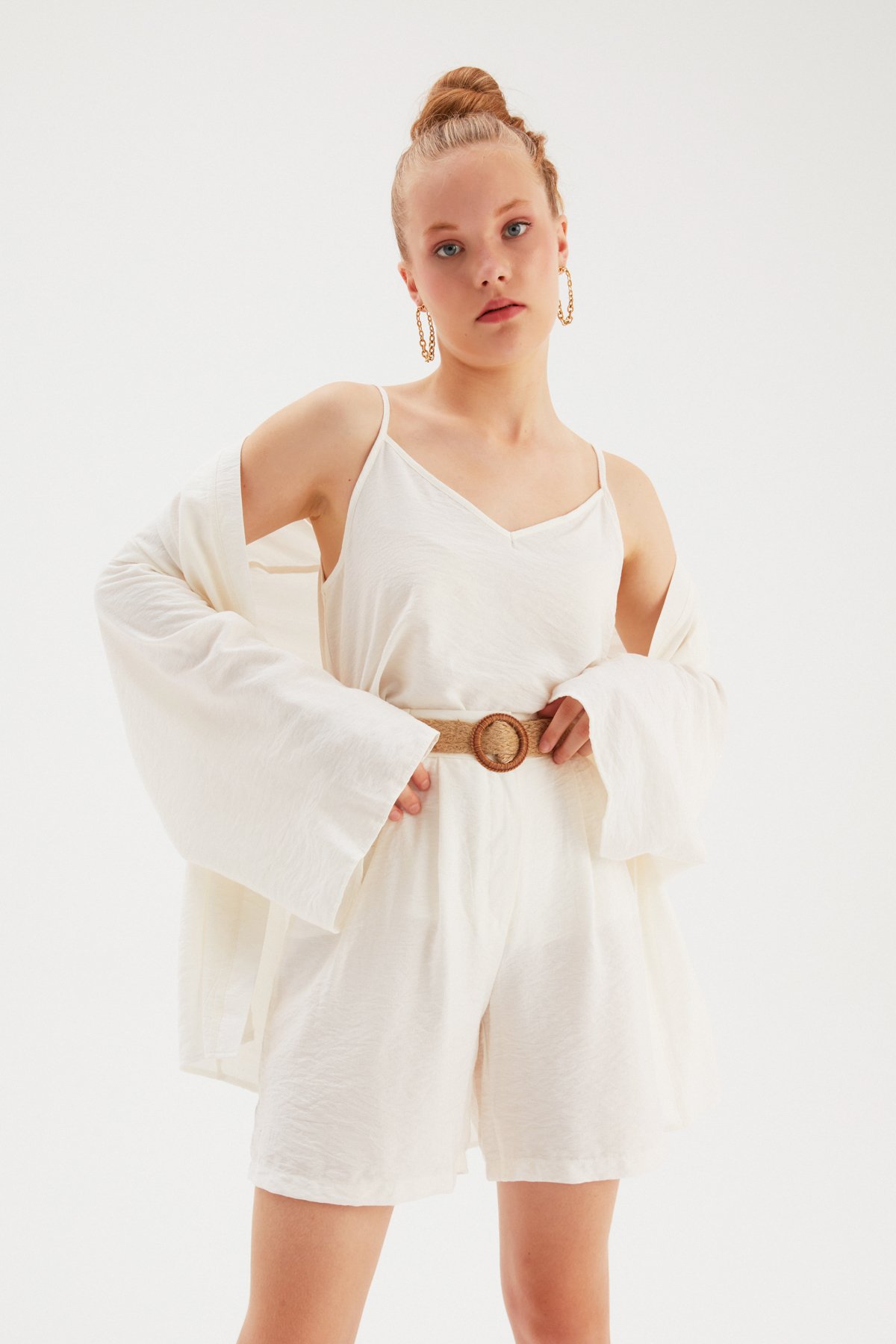 Kemerli Keten Şort - EKRU