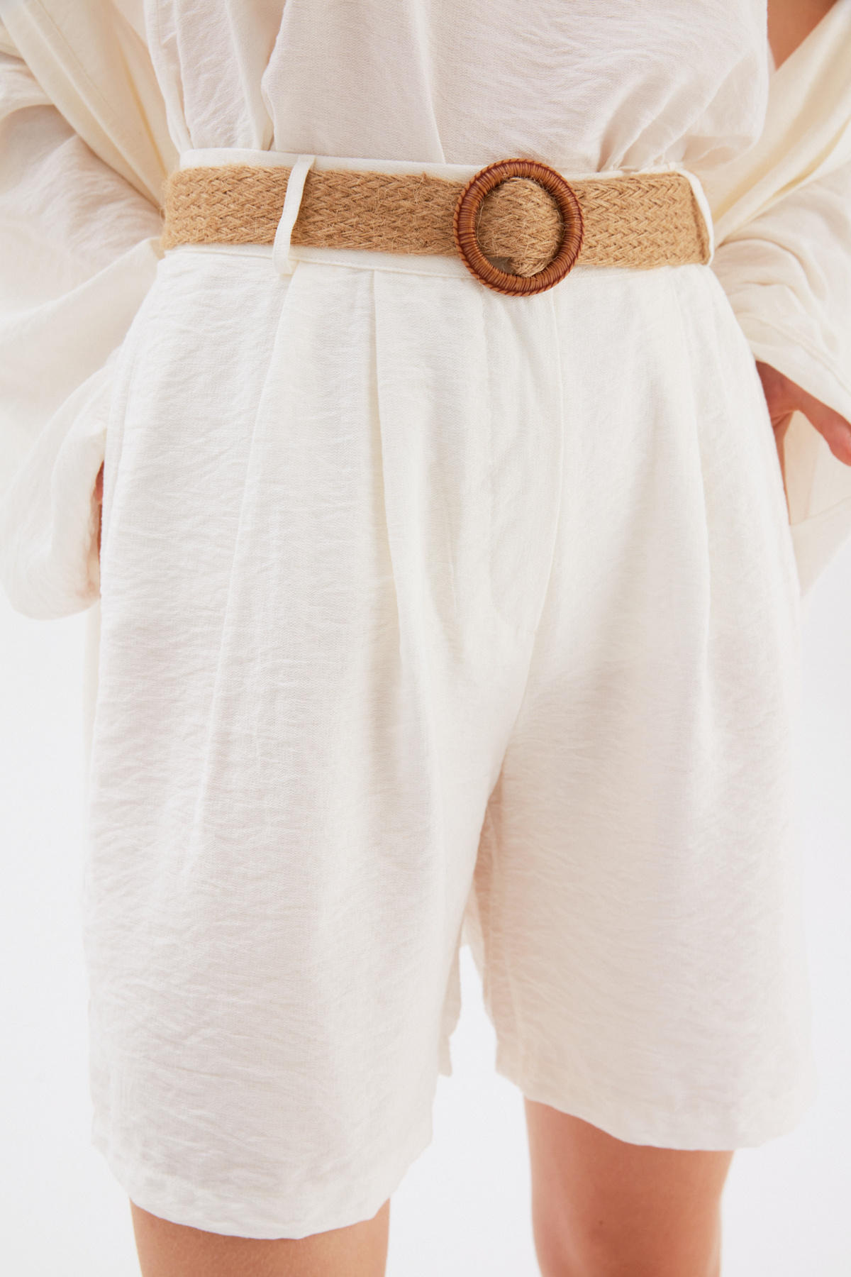 Kemerli Keten Şort - EKRU