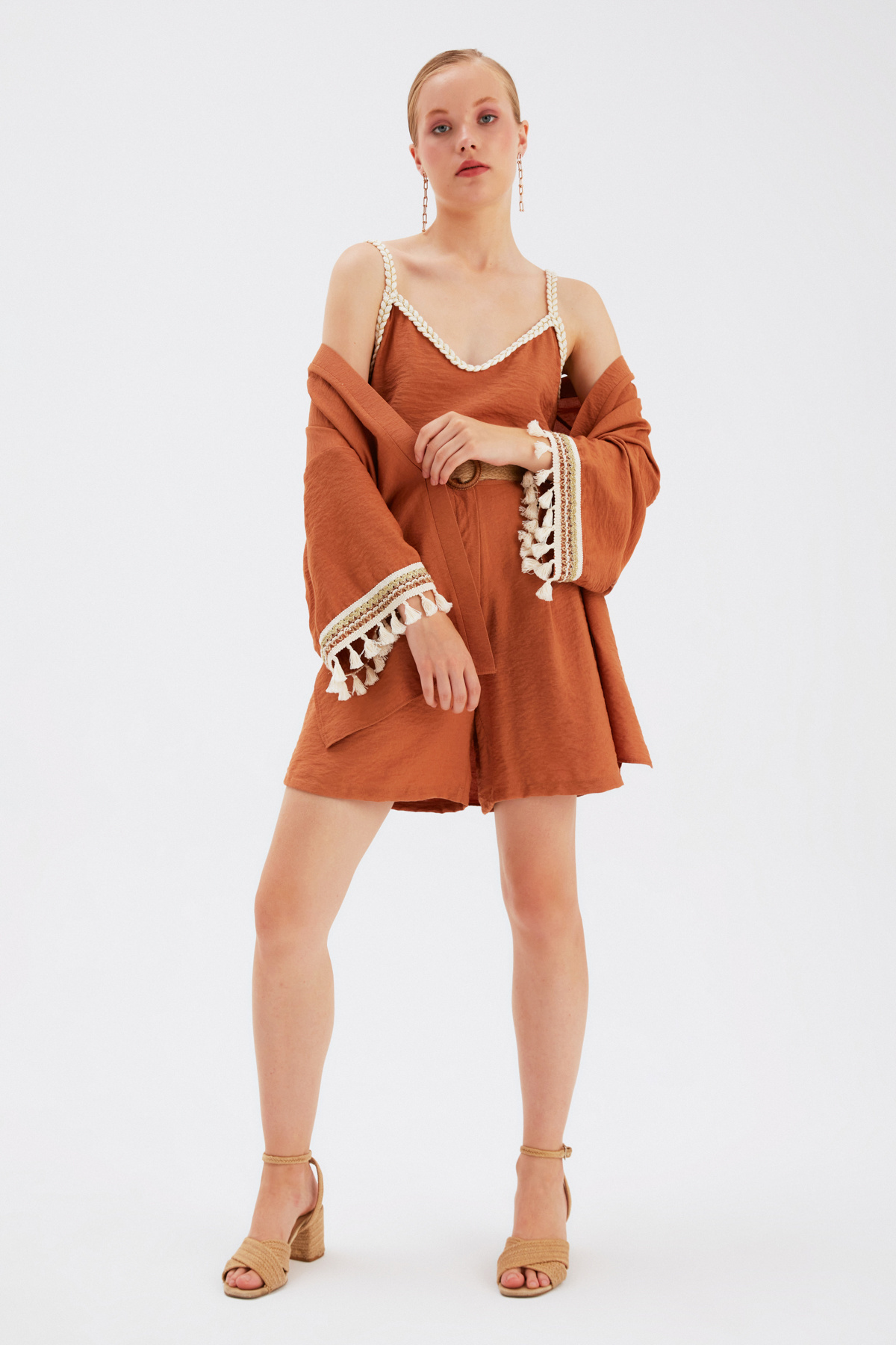 Kemerli Keten Şort - TABA