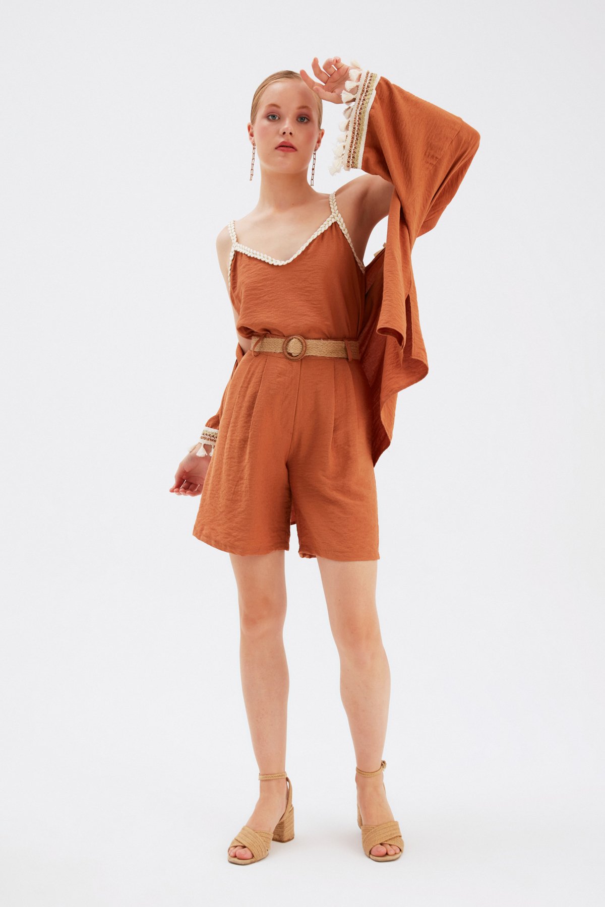 Kemerli Keten Şort - TABA