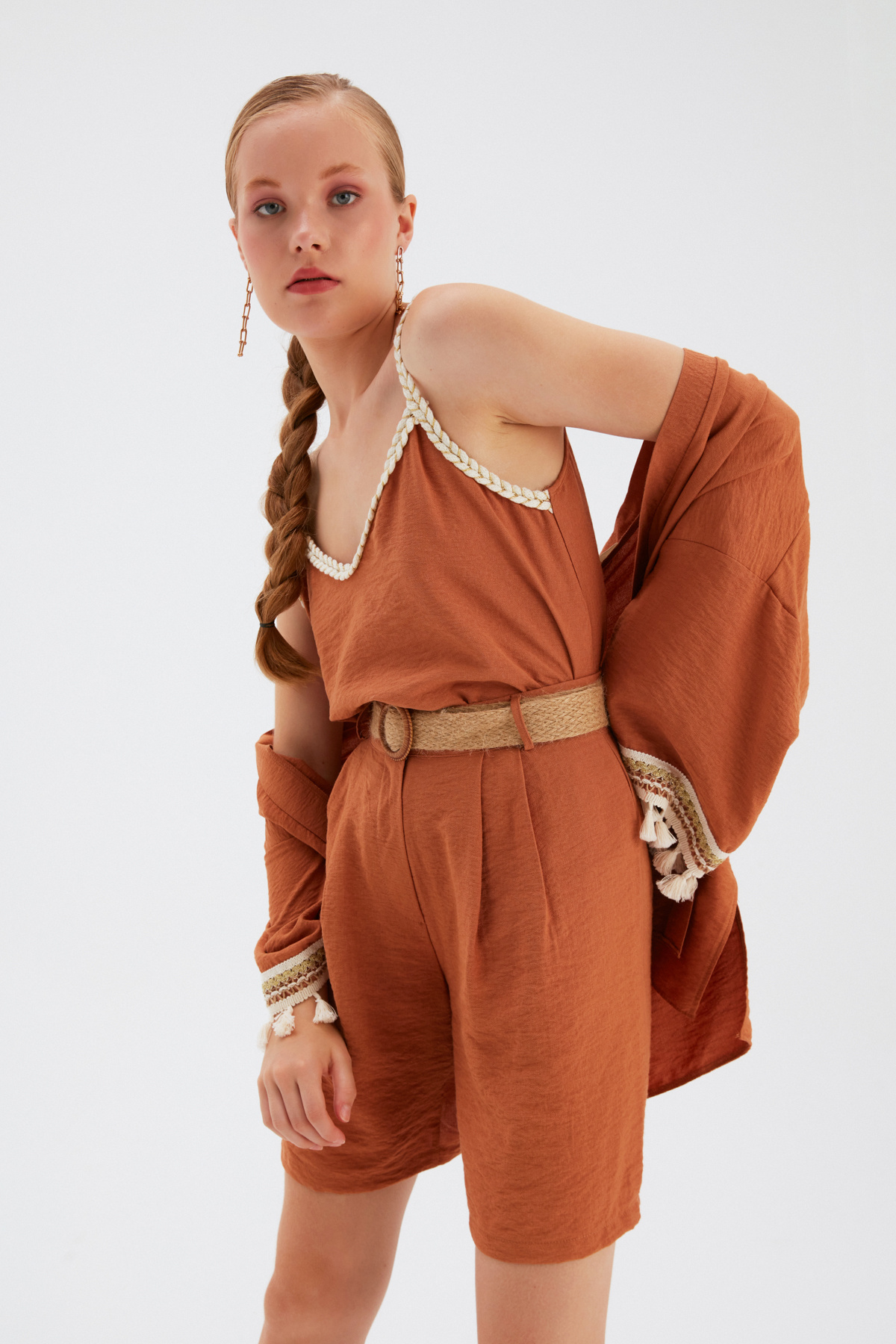 Kemerli Keten Şort - TABA