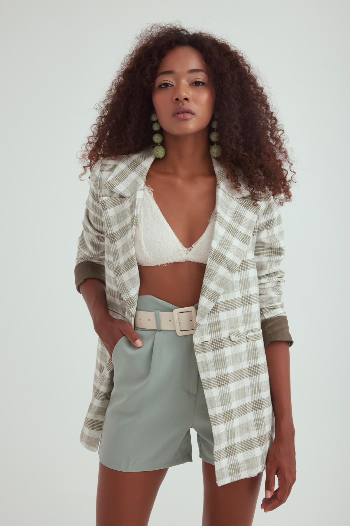 Kemerli mini şort - ÇAĞLA YEŞİLİ