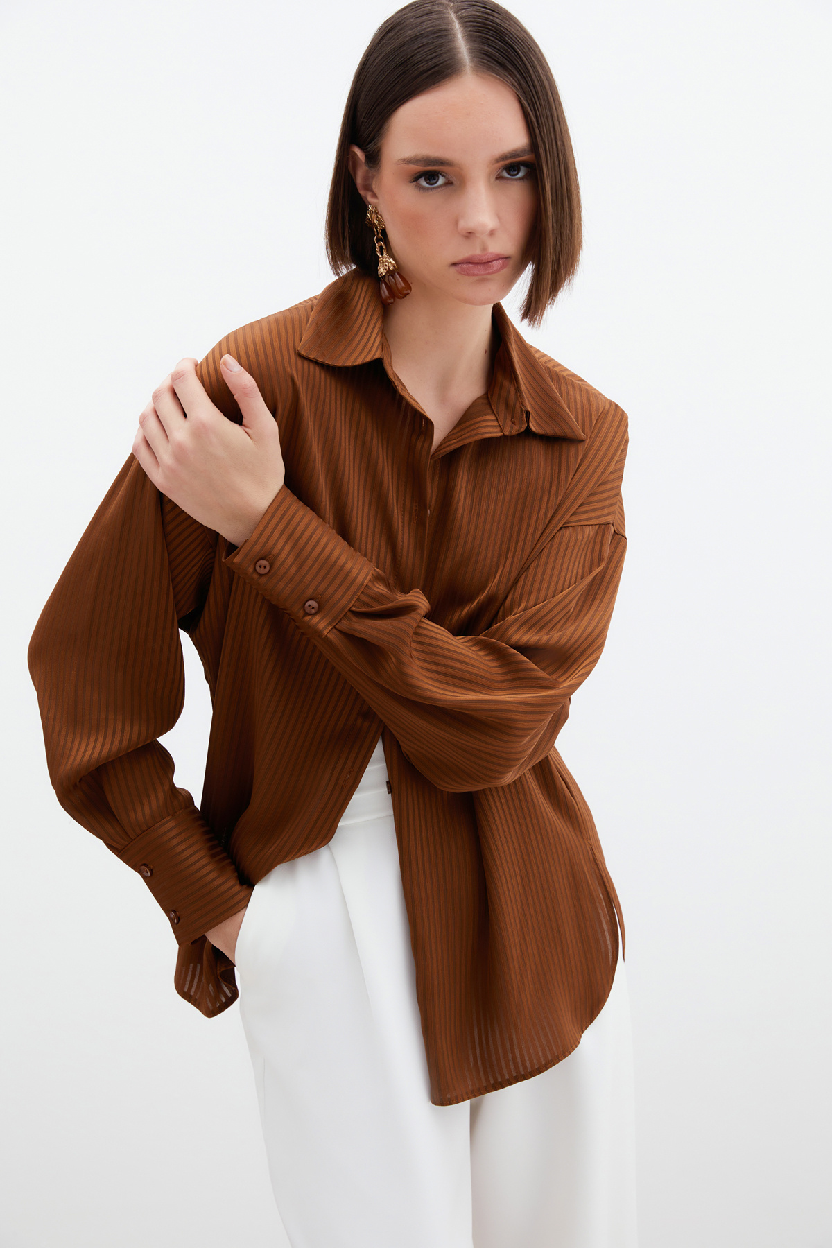 Kendinden Çizgi Desenli Gömlek - Kahve