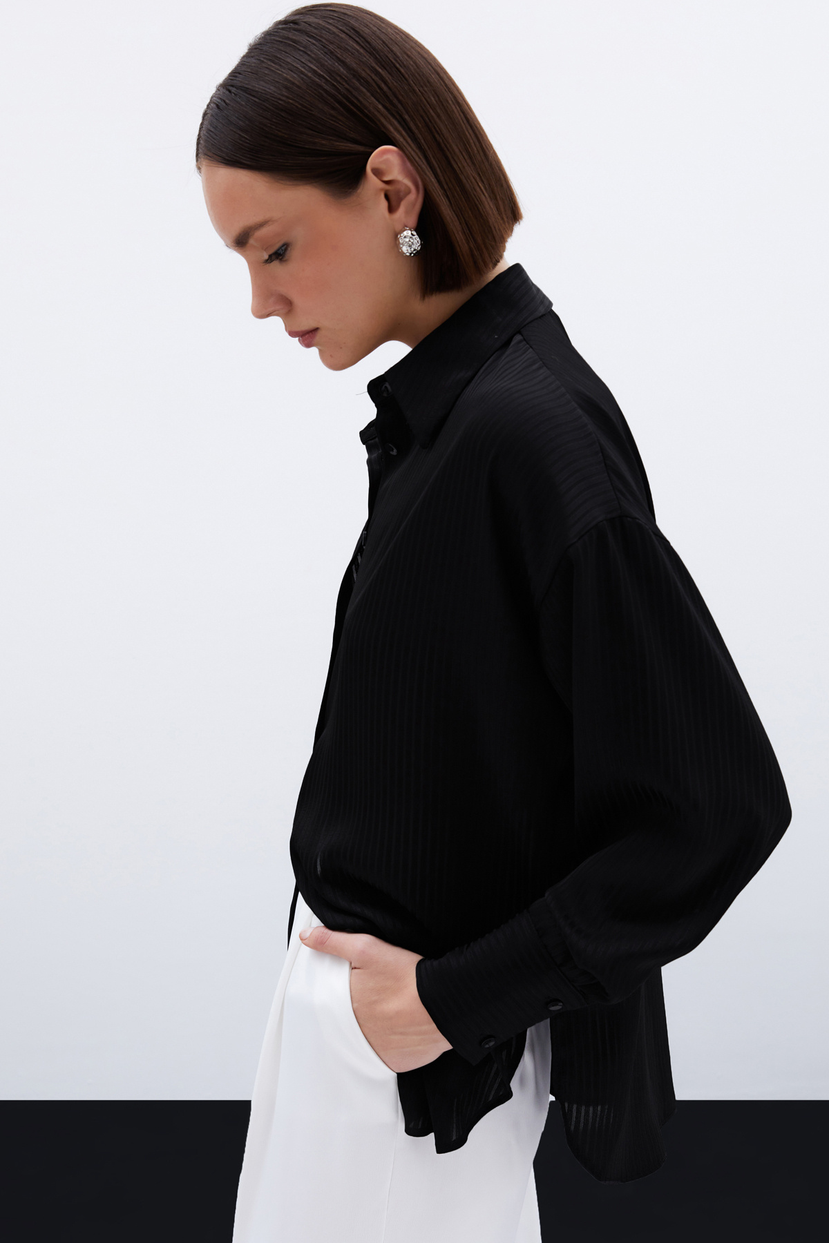 Kendinden Çizgi Desenli Gömlek - Siyah