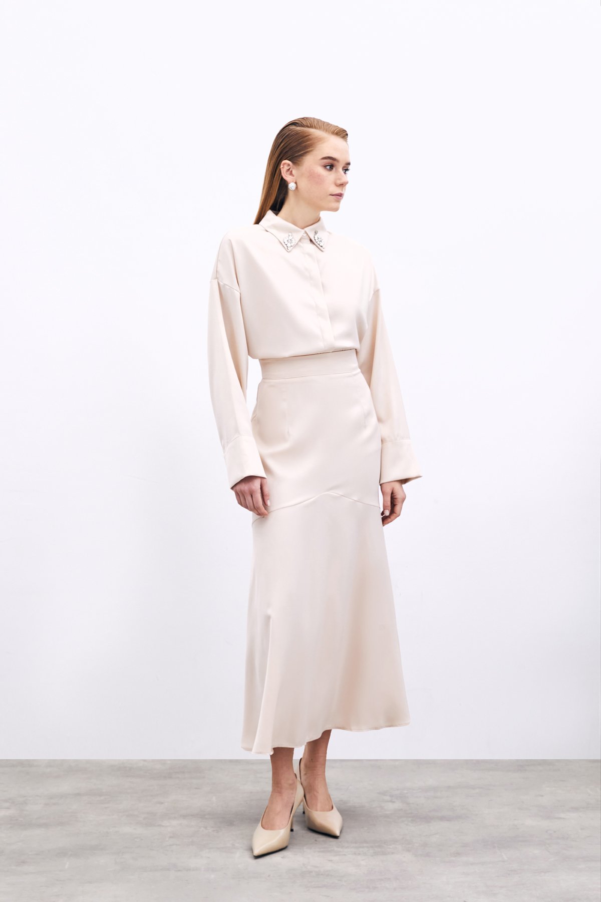 Kesik Detaylı Saten Etek - Bej