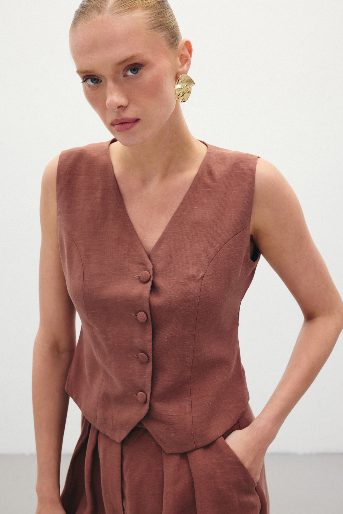Linen Vest - Brown
