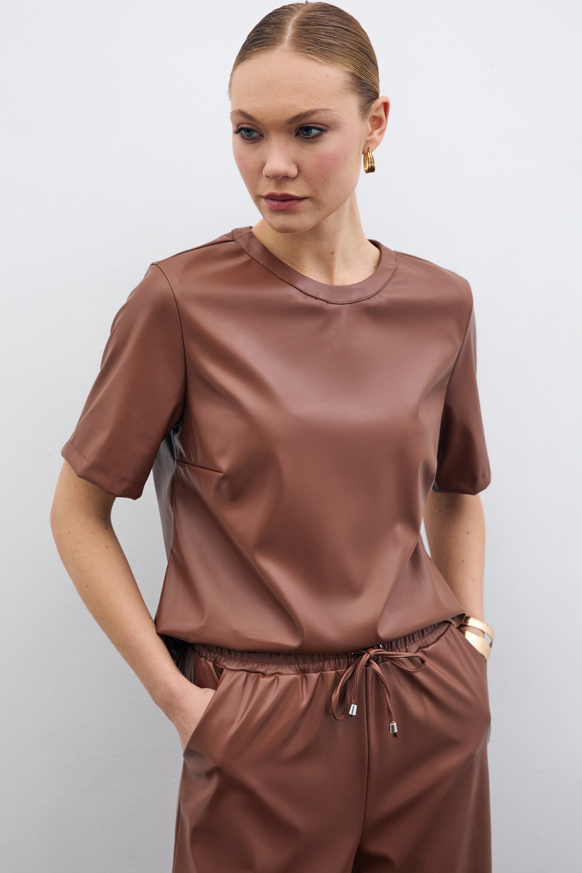 Kısa Kol Deri Bluz - Kahve