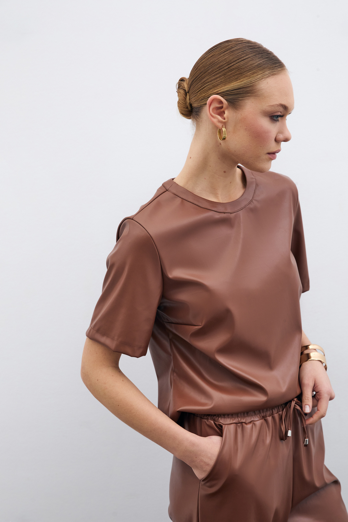 Kısa Kol Deri Bluz - Kahve