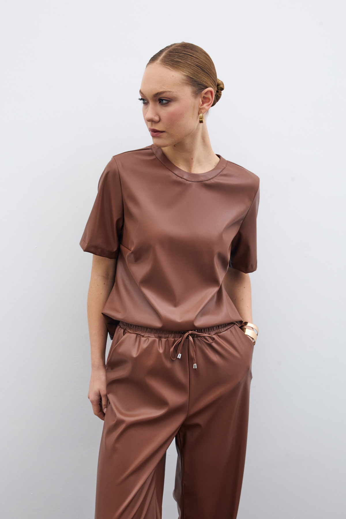 Kısa Kol Deri Bluz - Kahve