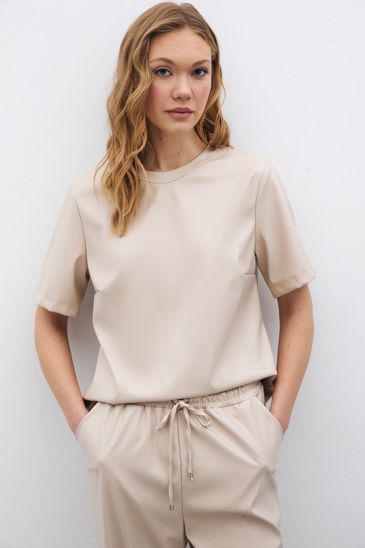 Kısa Kol Deri Bluz - TAŞ