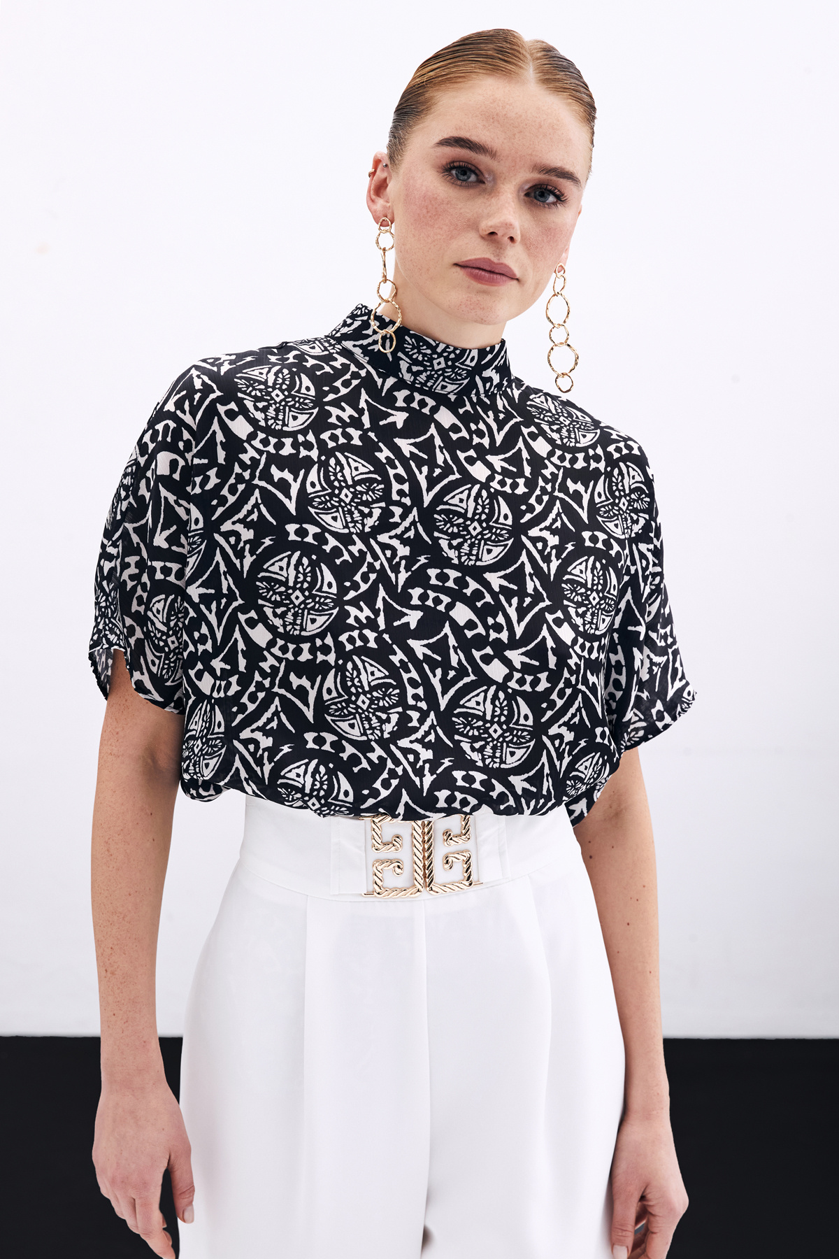 Kısa Kol Desenli Bluz - Siyah