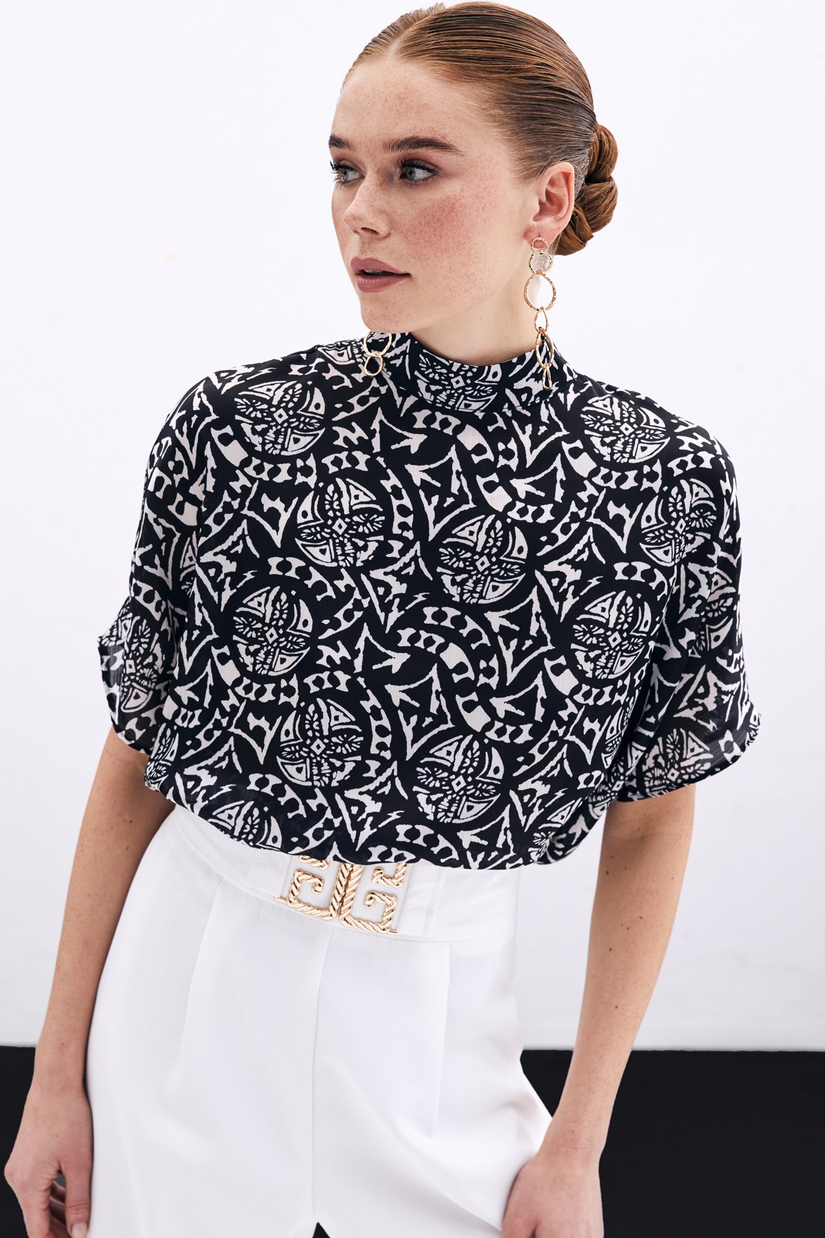 Kısa Kol Desenli Bluz - Siyah