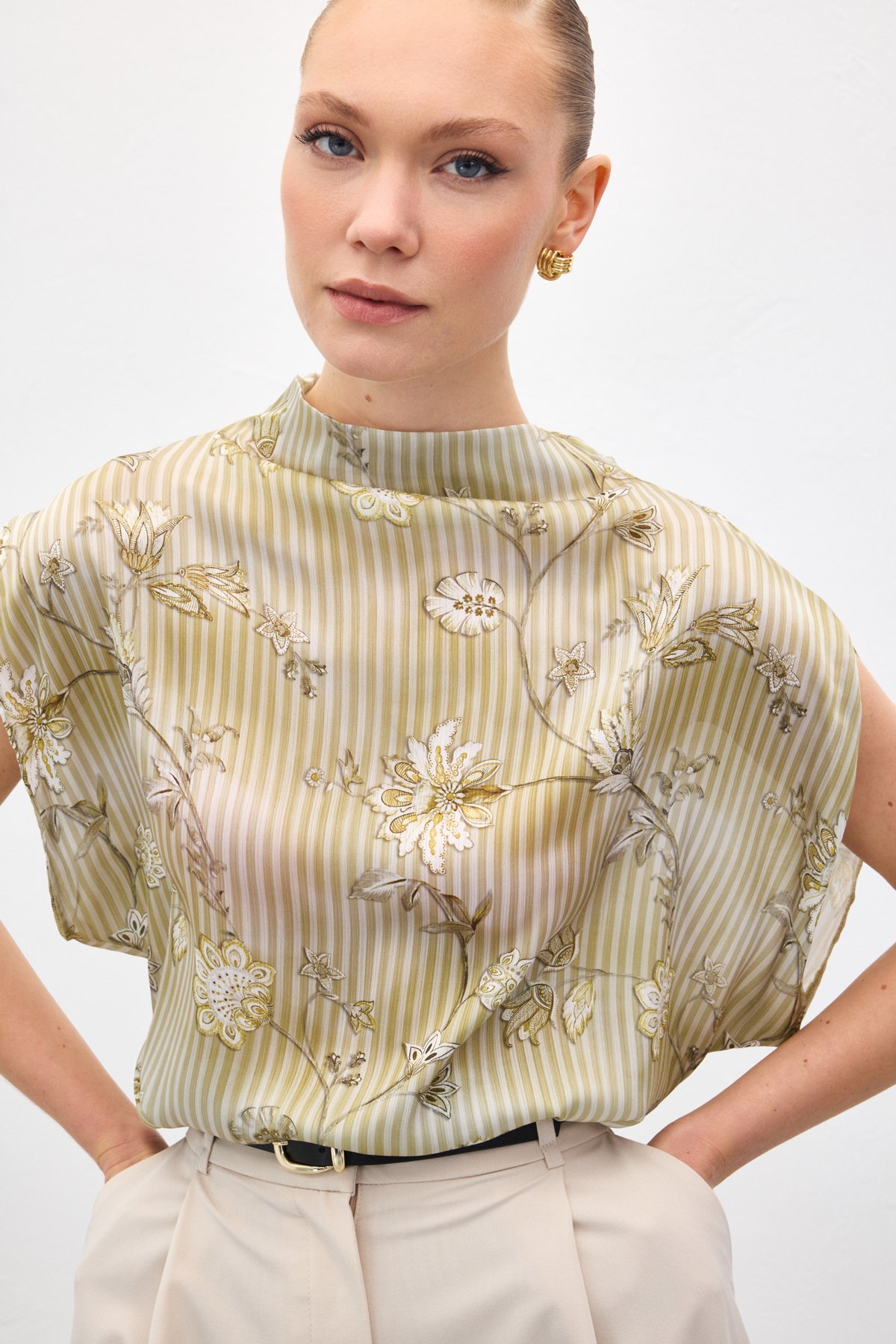 Kısa Kollu Desenli Bluz - Haki