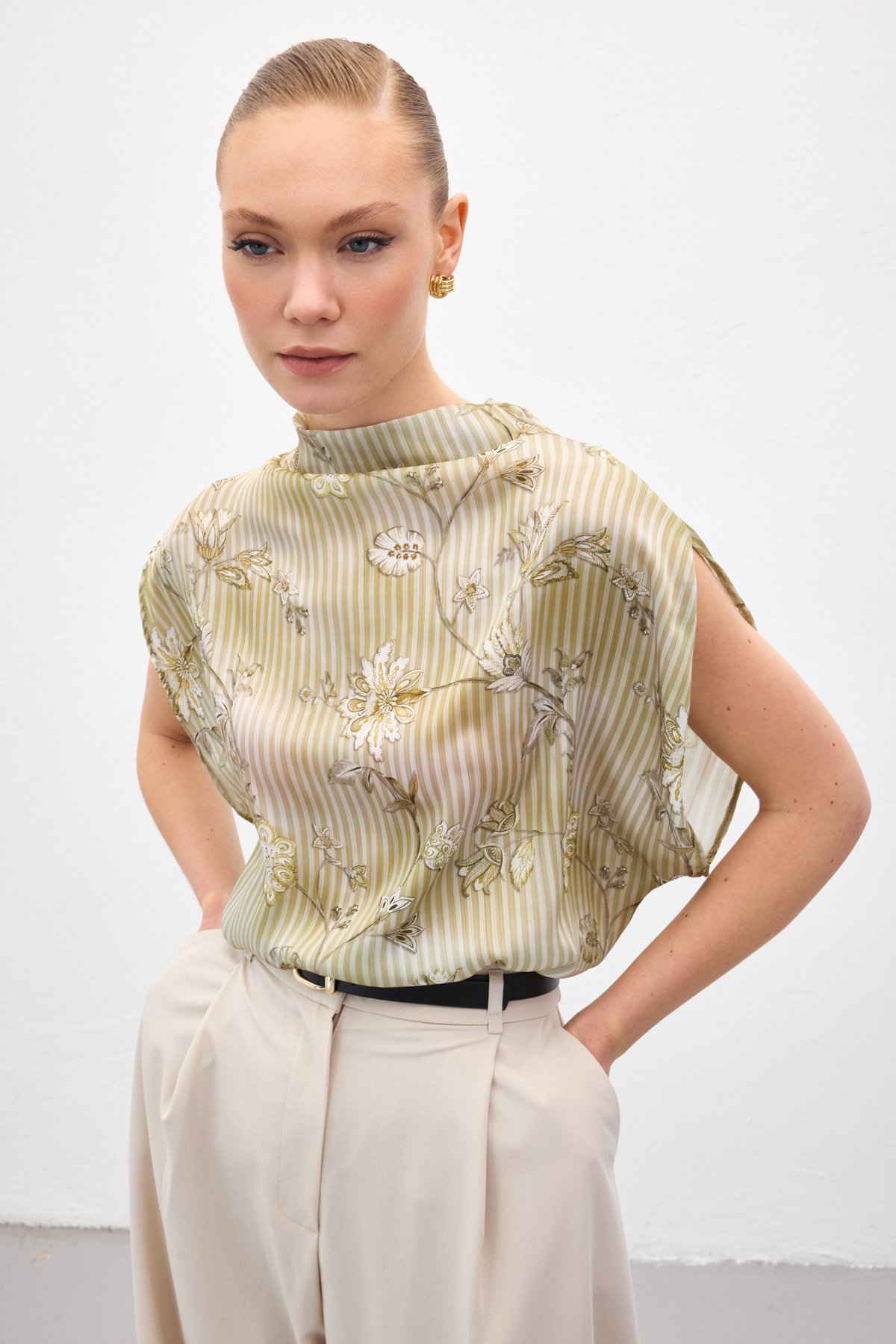 Kısa Kollu Desenli Bluz - Haki