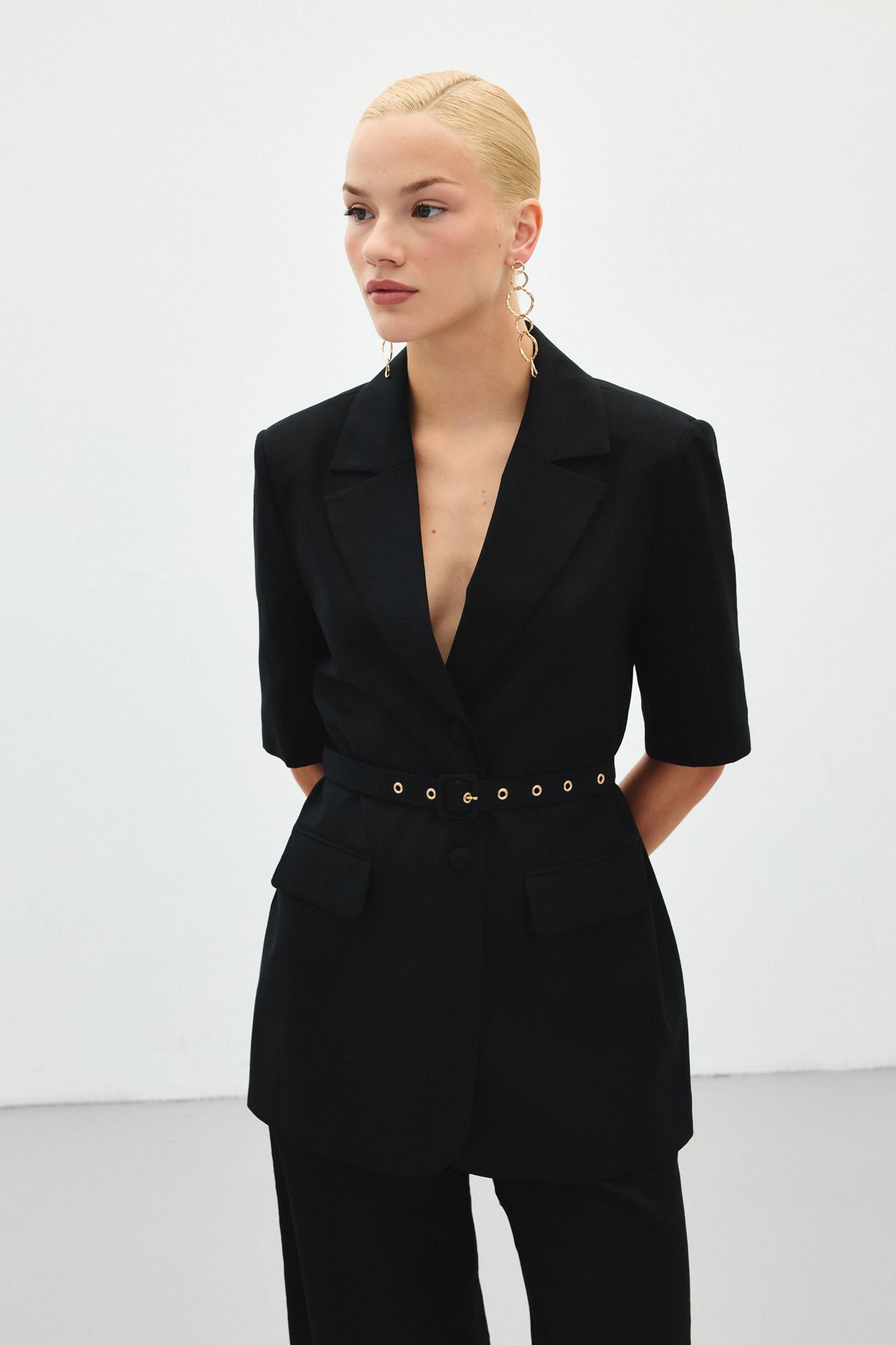 Kısa Kollu Kemerli Ceket - Siyah