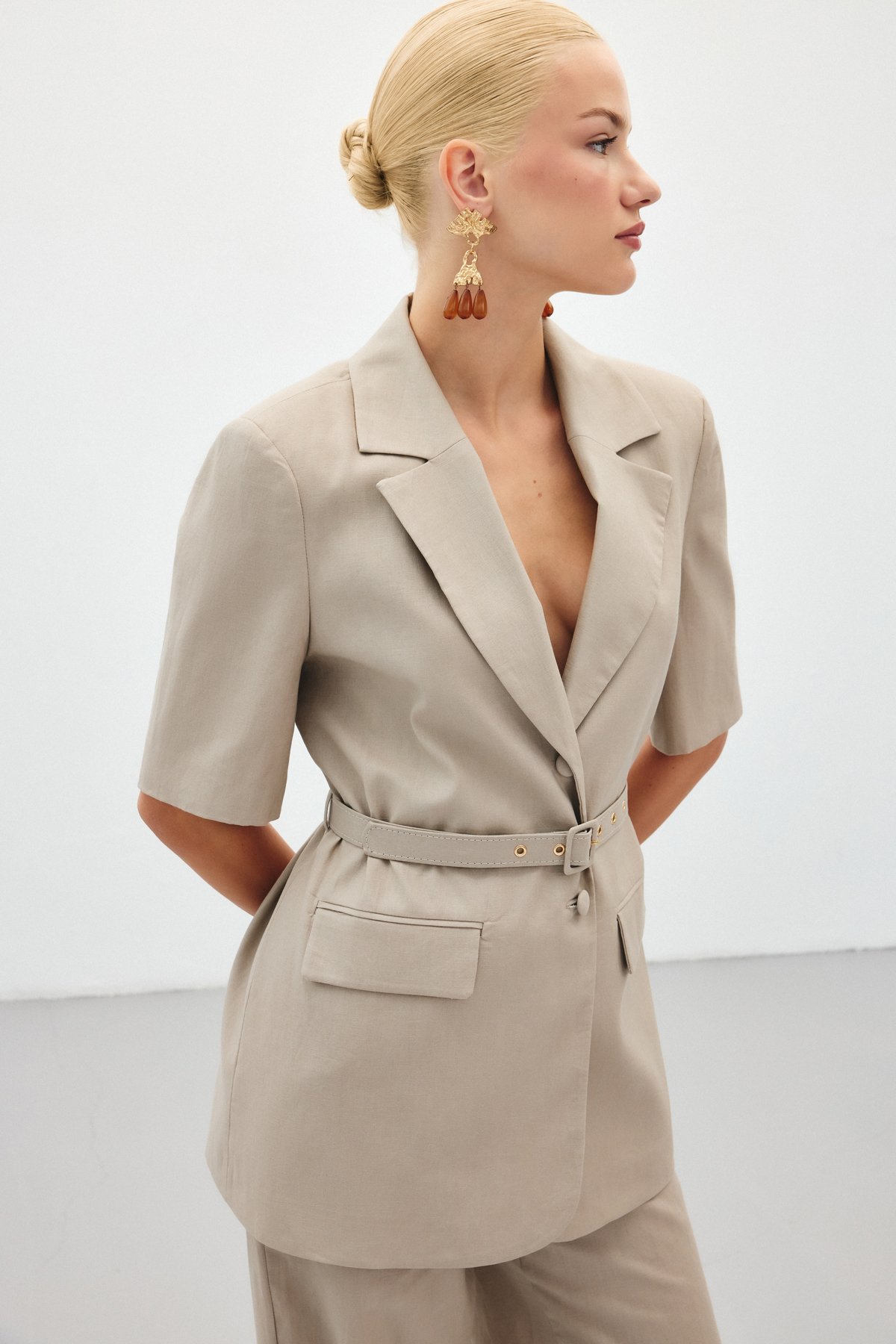 Kısa Kollu Kemerli Ceket - Vizon