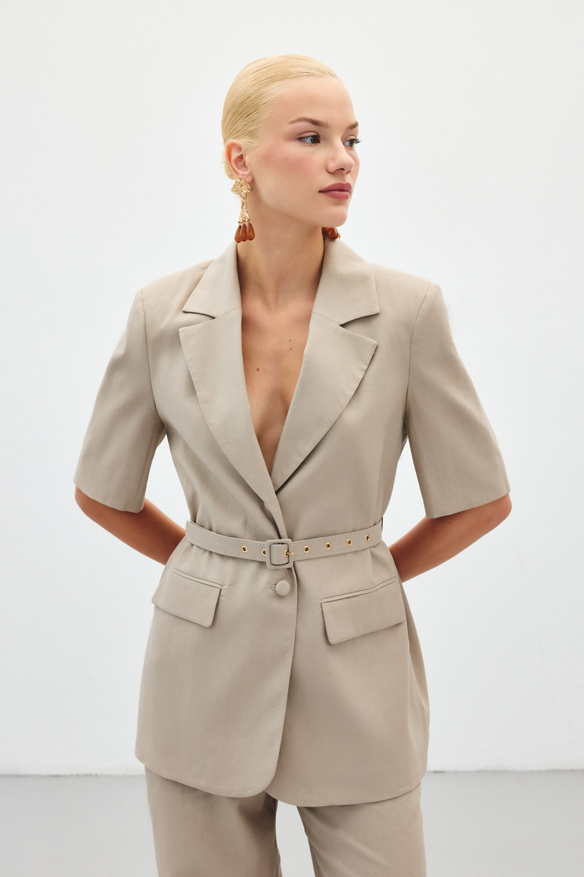 Kısa Kollu Kemerli Ceket - Vizon