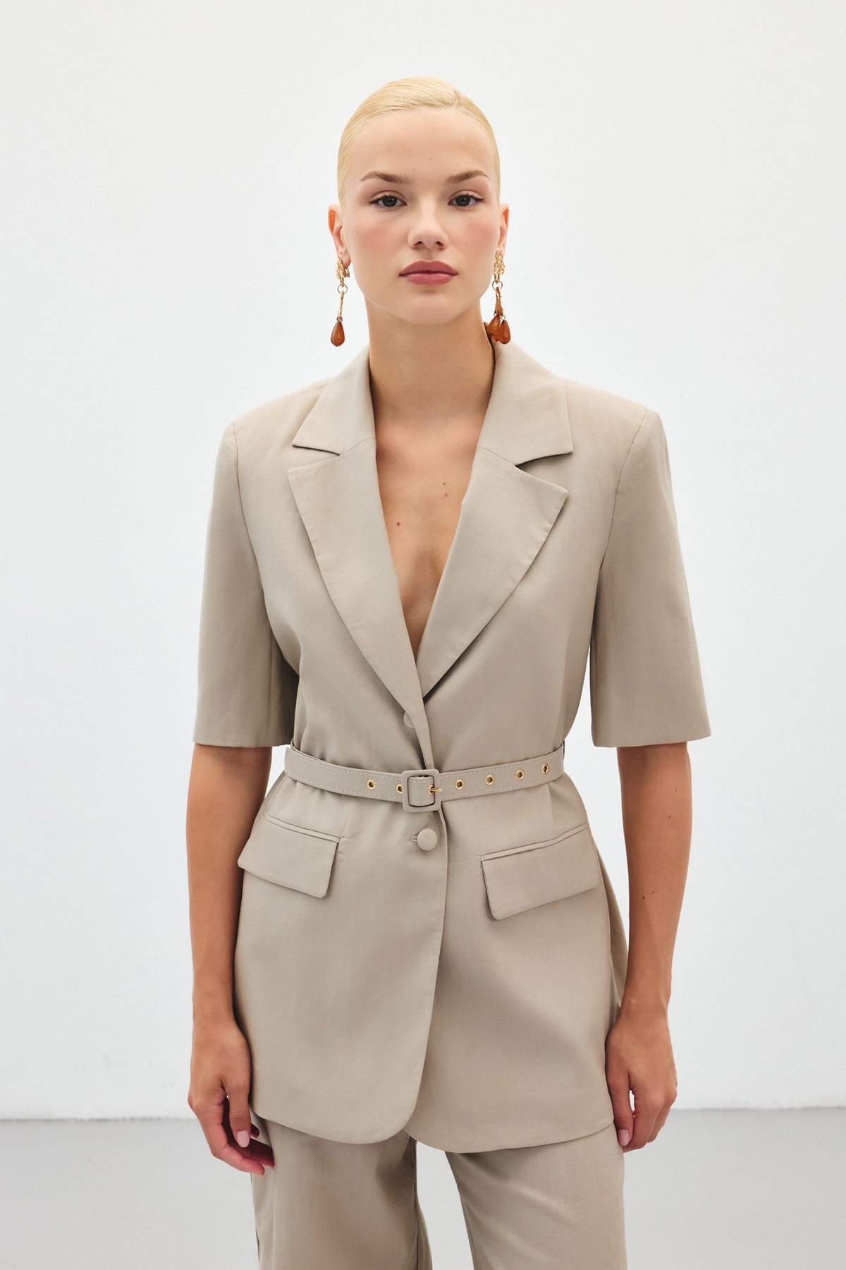 Kısa Kollu Kemerli Ceket - Vizon