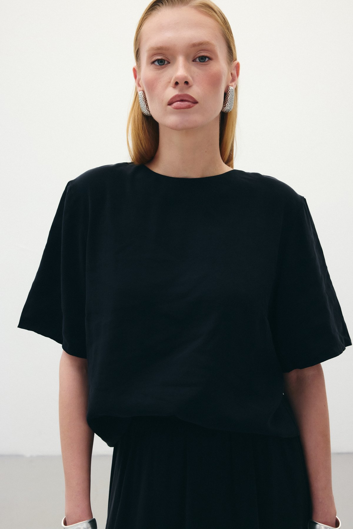 Kısa Kollu Salaş Bluz - Siyah