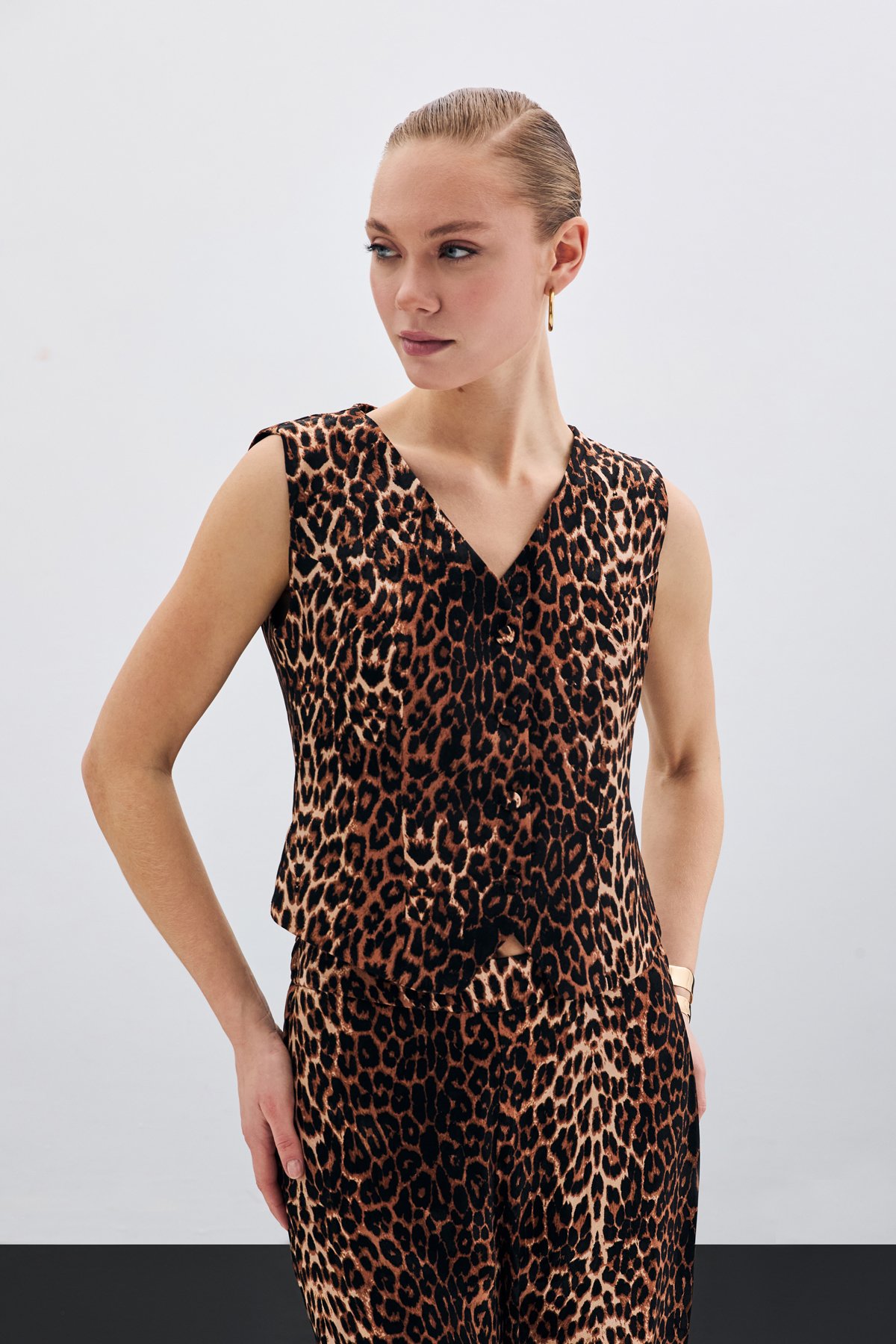 Kısa Leopar Yelek - Siyah