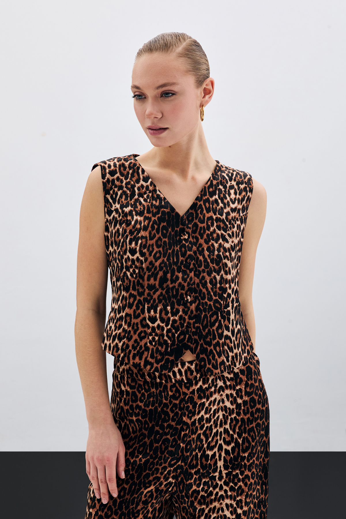 Kısa Leopar Yelek - Siyah