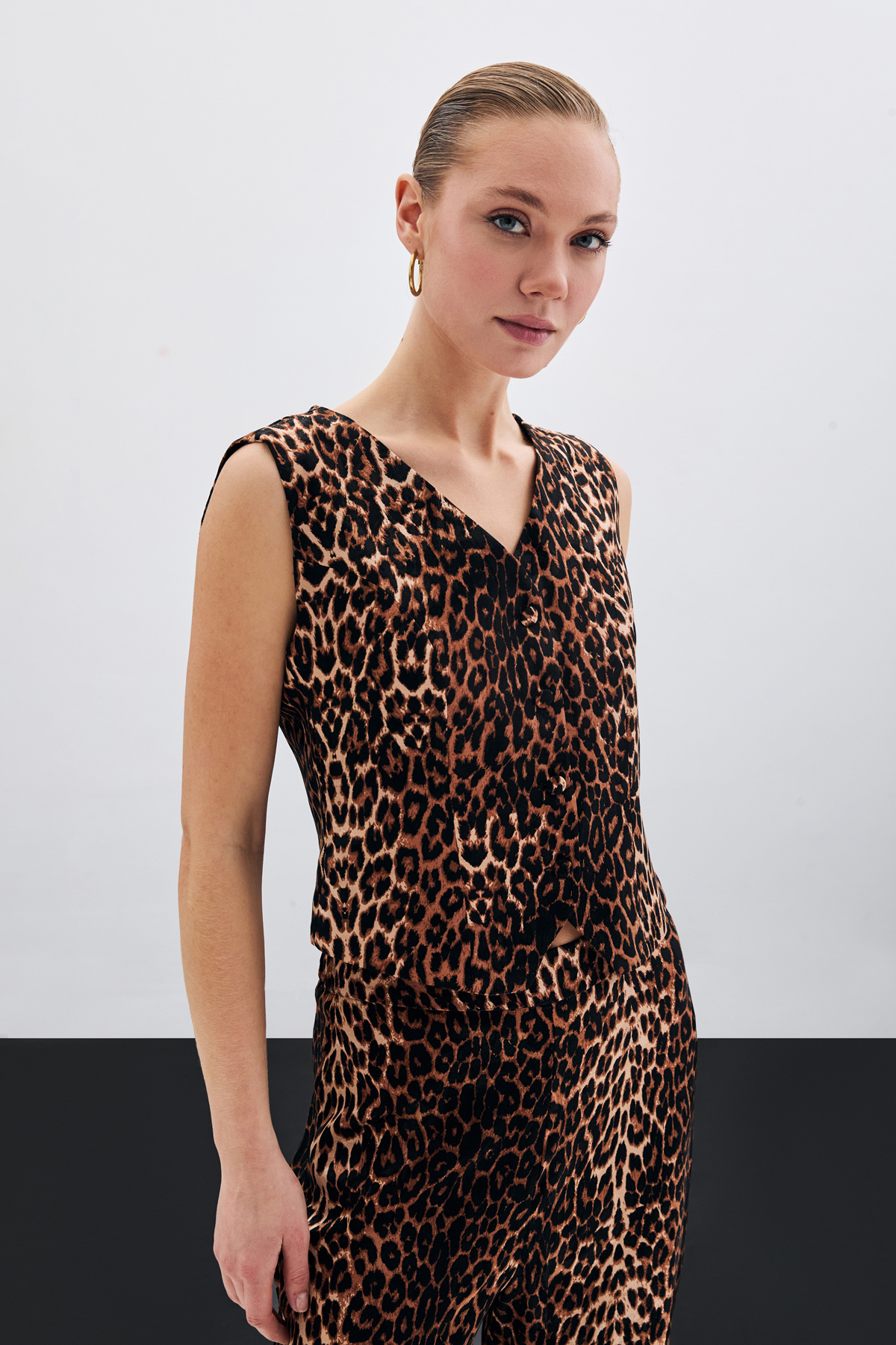 Kısa Leopar Yelek - Siyah